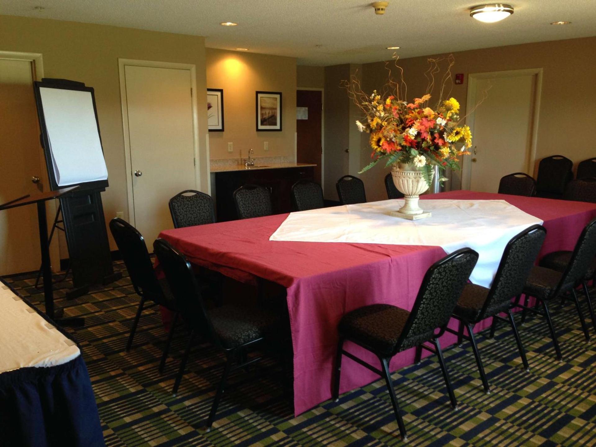 SureStay Plus Hotel by Best Western Roanoke Rapids I-95 photo 31