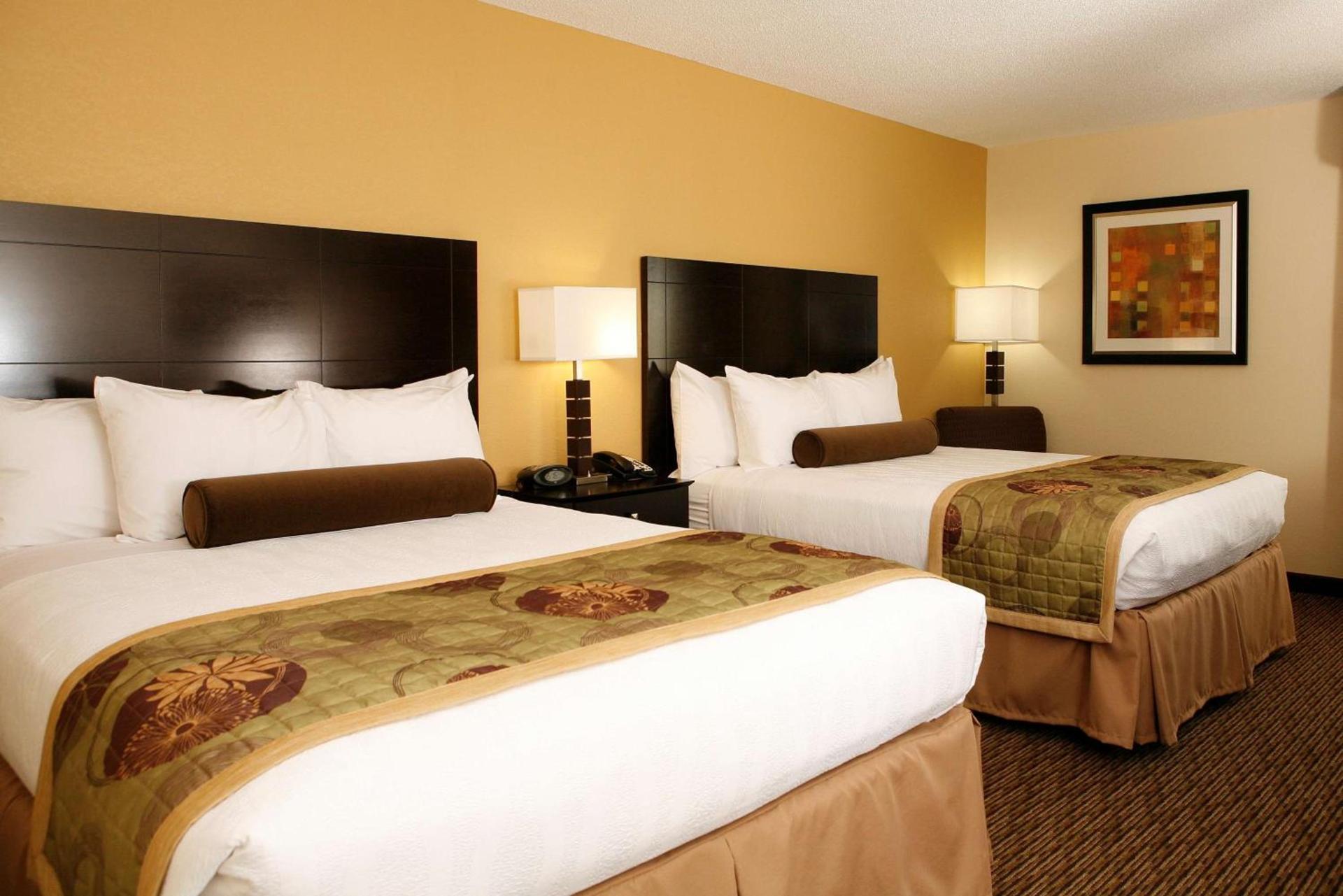 Best Western Plus Goldsboro photo 5