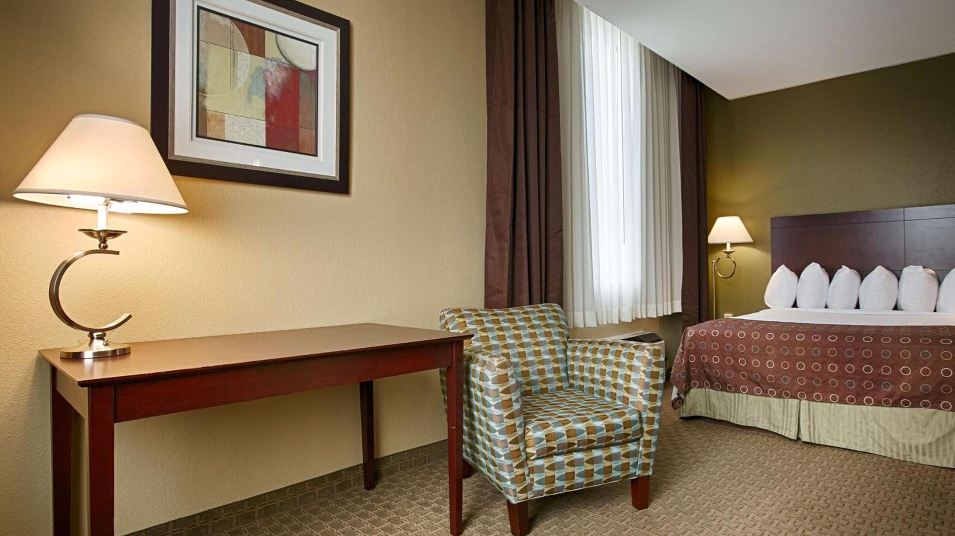 Best Western Airport Inn & Suites Cleveland photo 11