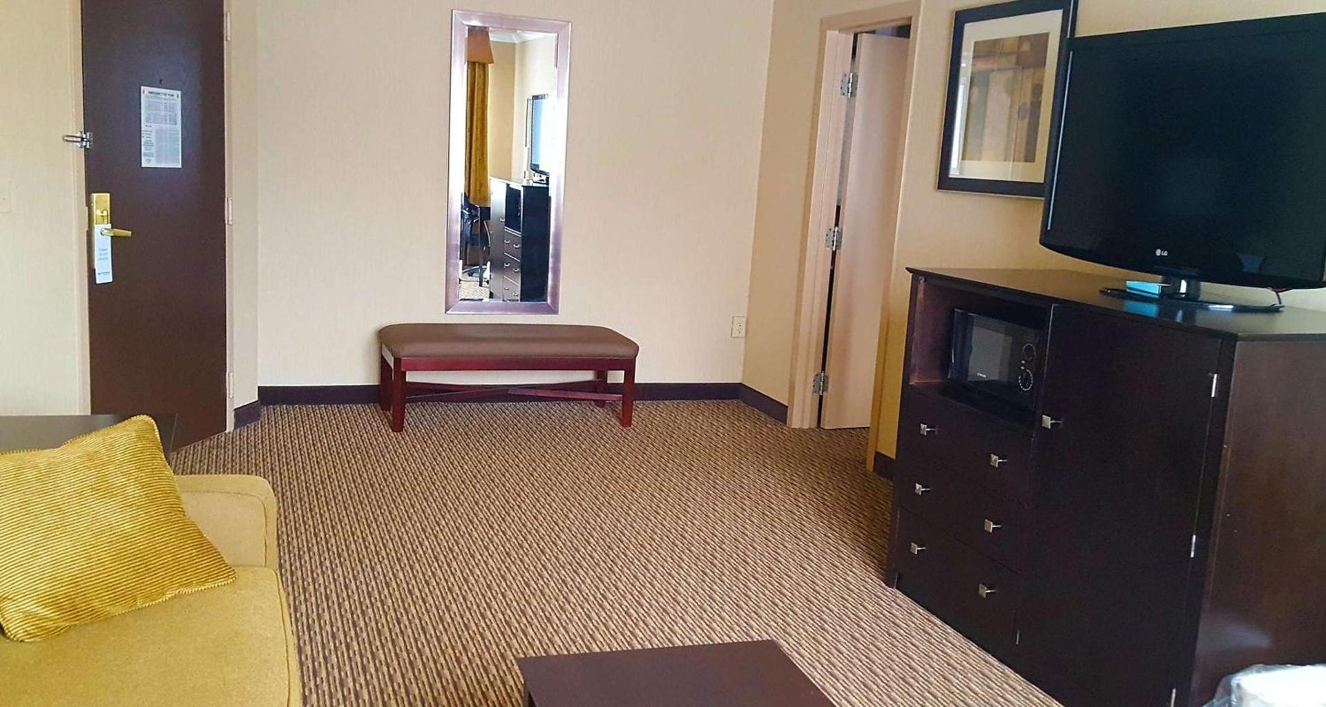 Spark By Hilton Watertown photo 4