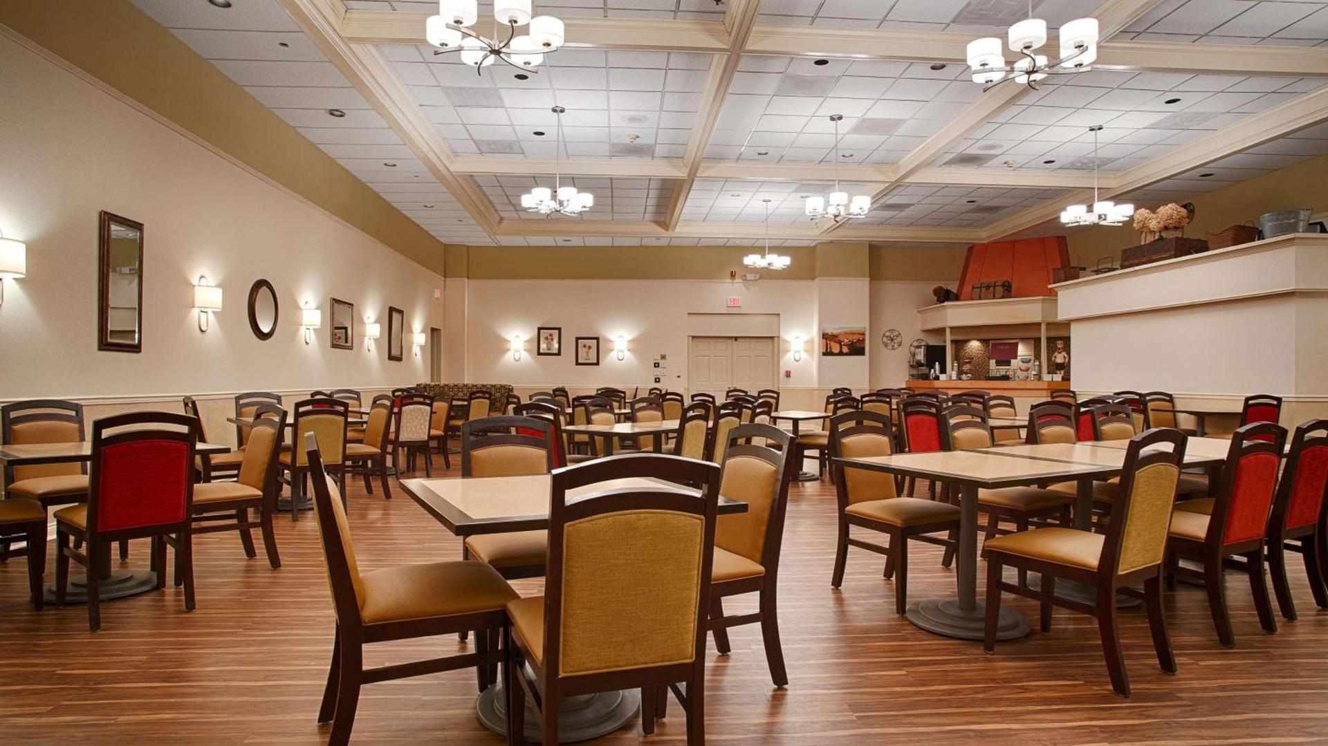 Spark By Hilton Watertown photo 8