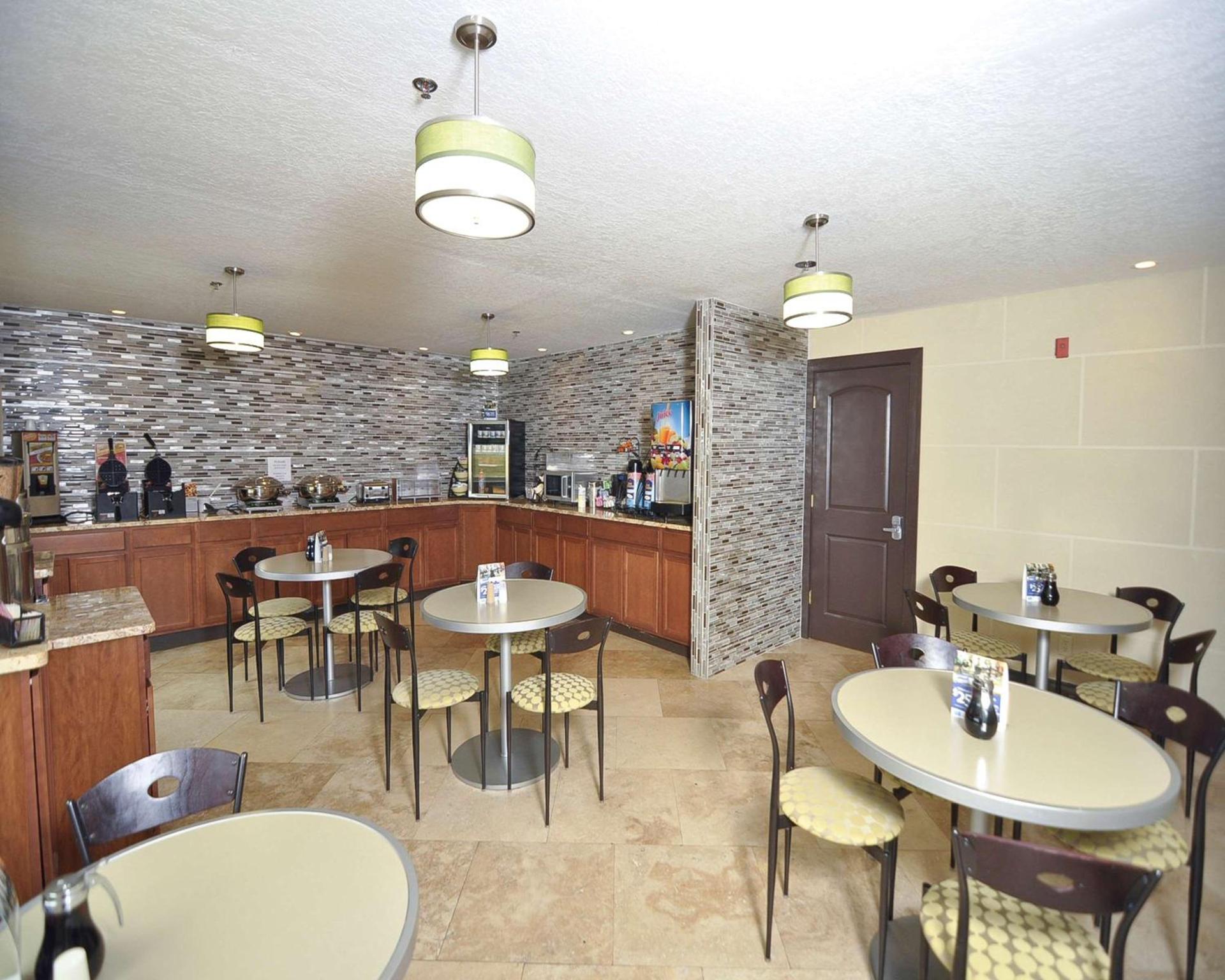 Best Western Norwalk photo 2