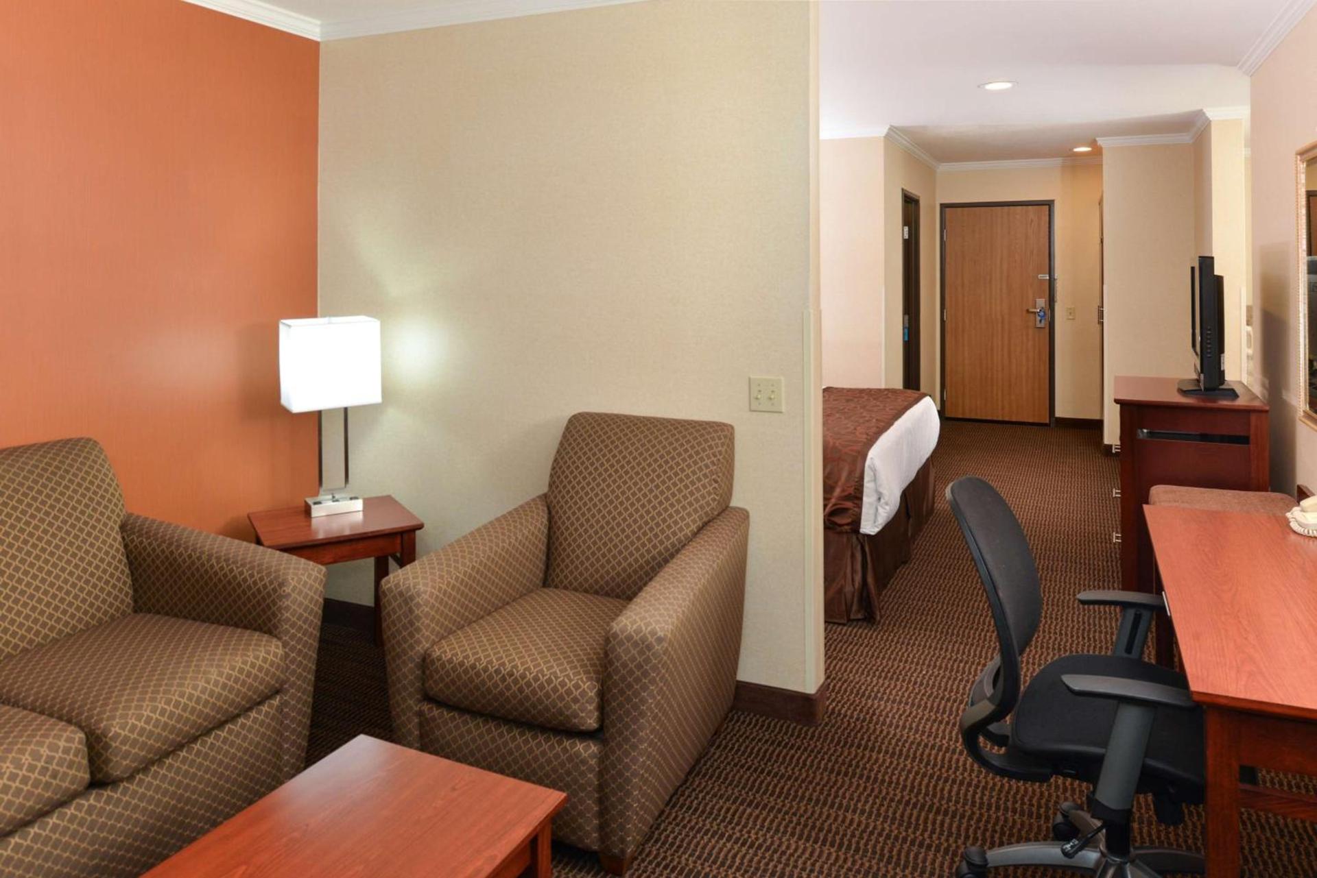 Best Western Plus Landmark Inn photo 13