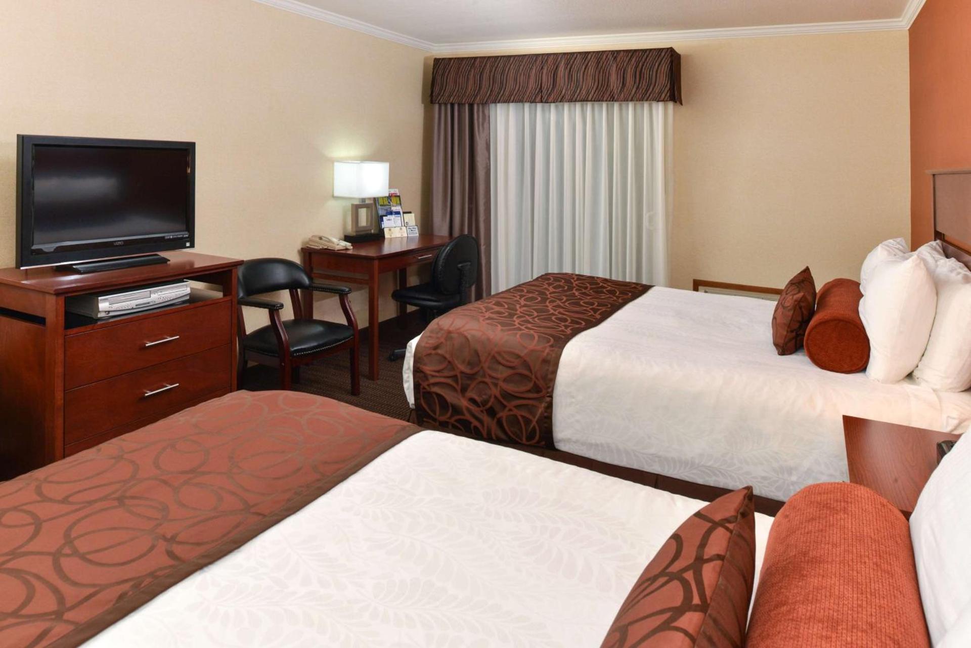 Best Western Plus Landmark Inn photo 22