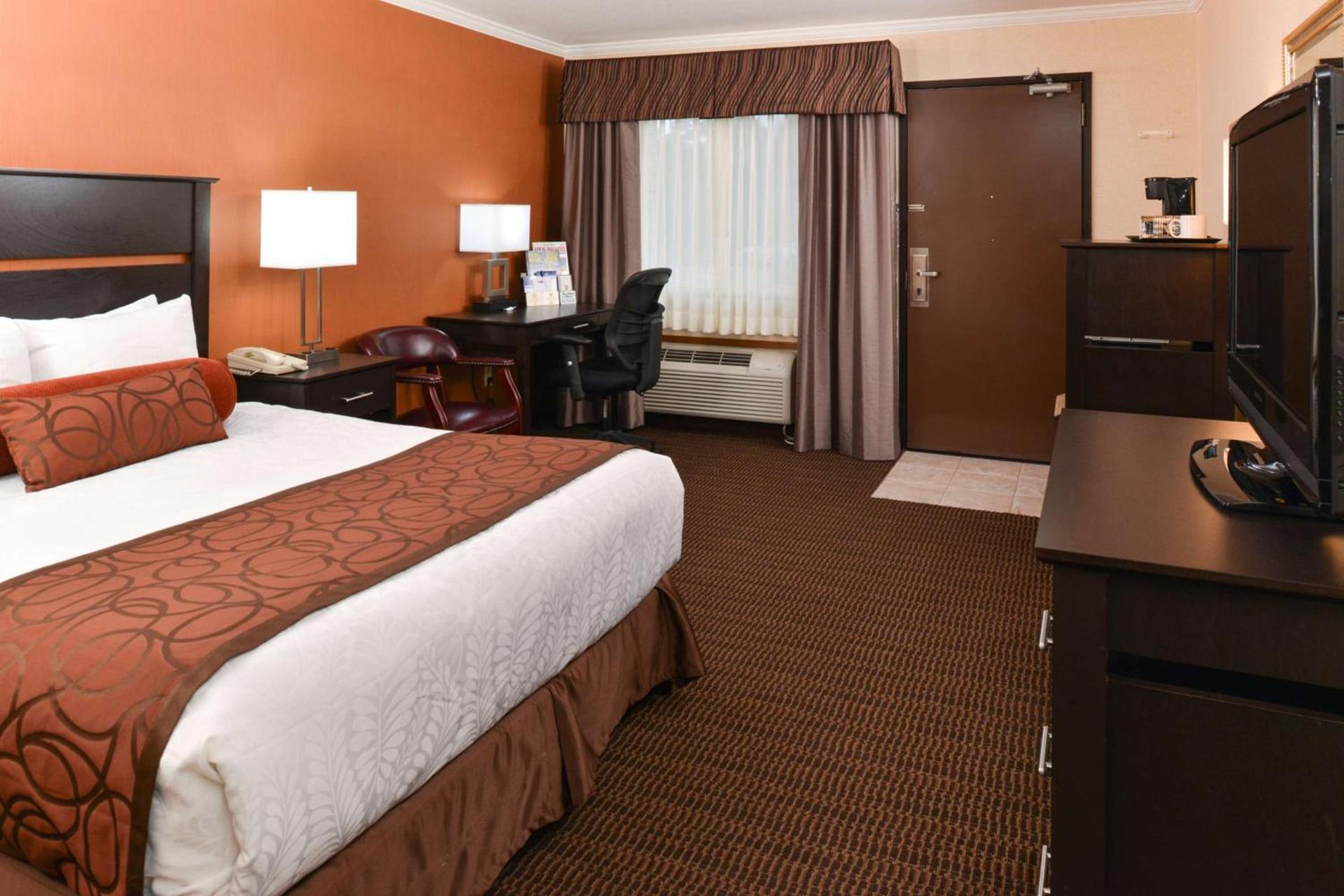 Best Western Plus Landmark Inn photo 31
