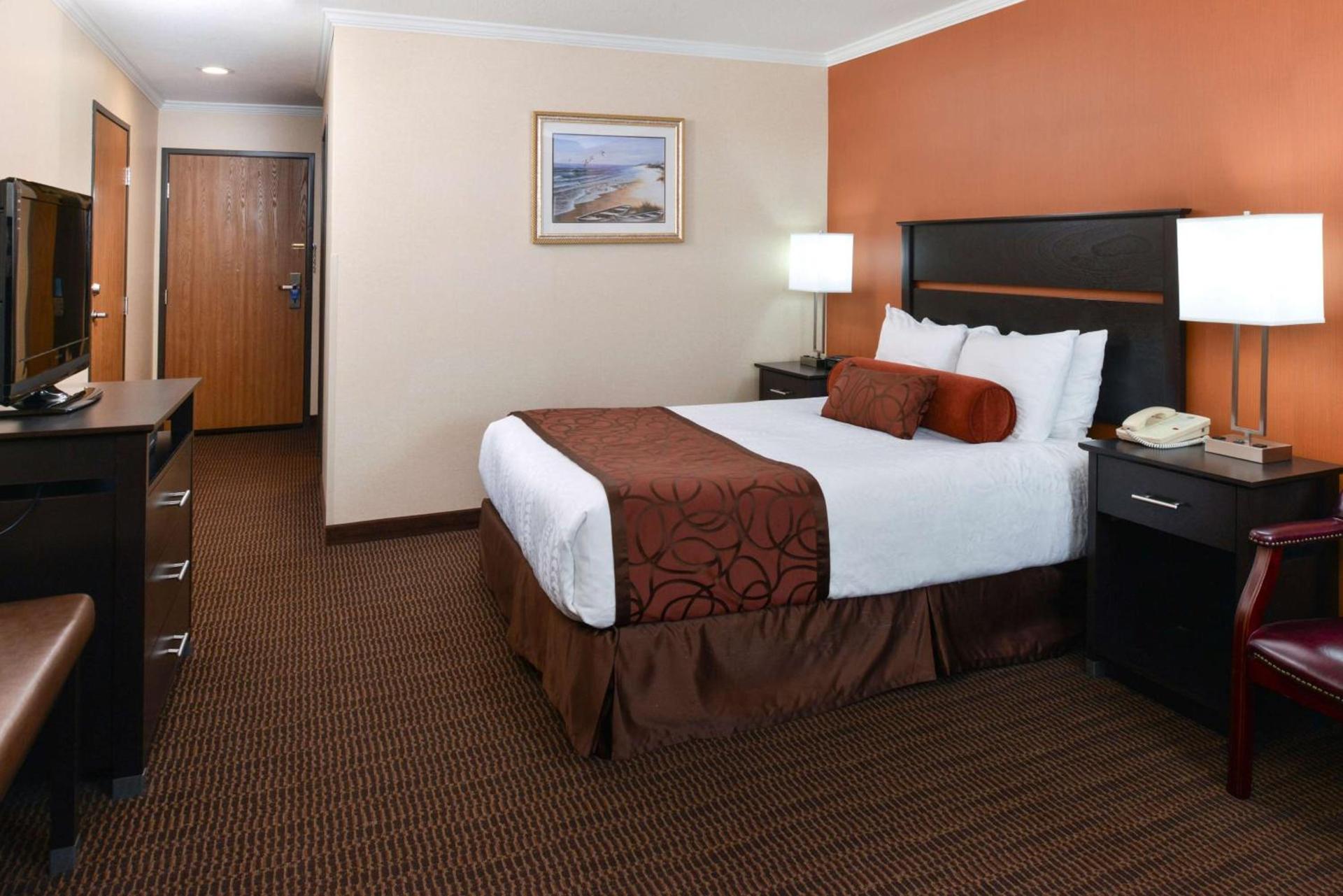 Best Western Plus Landmark Inn photo 32