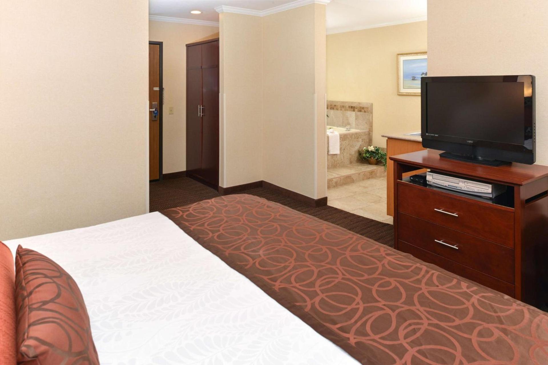 Best Western Plus Landmark Inn photo 34