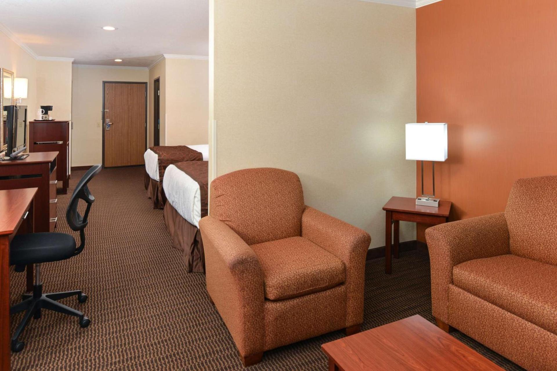 Best Western Plus Landmark Inn photo 35