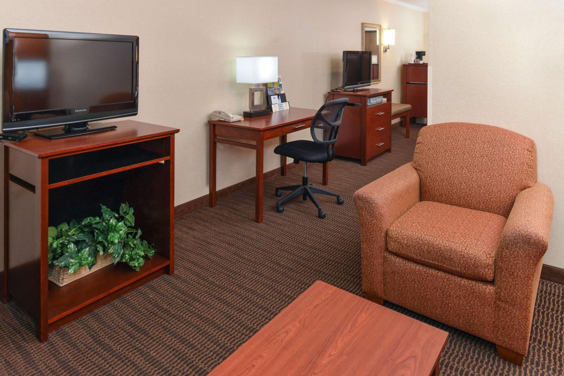 Best Western Plus Landmark Inn photo 36
