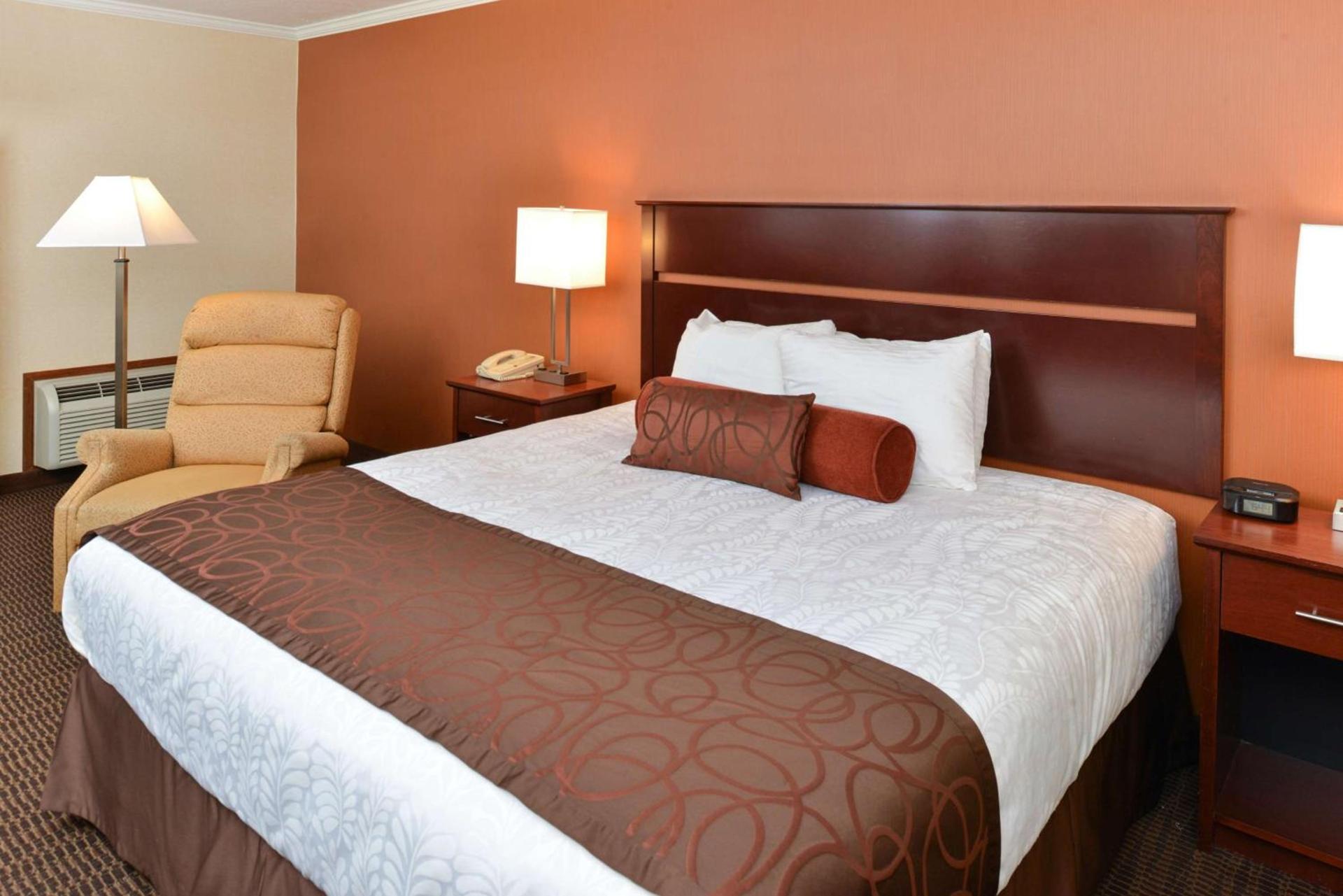 Best Western Plus Landmark Inn photo 37
