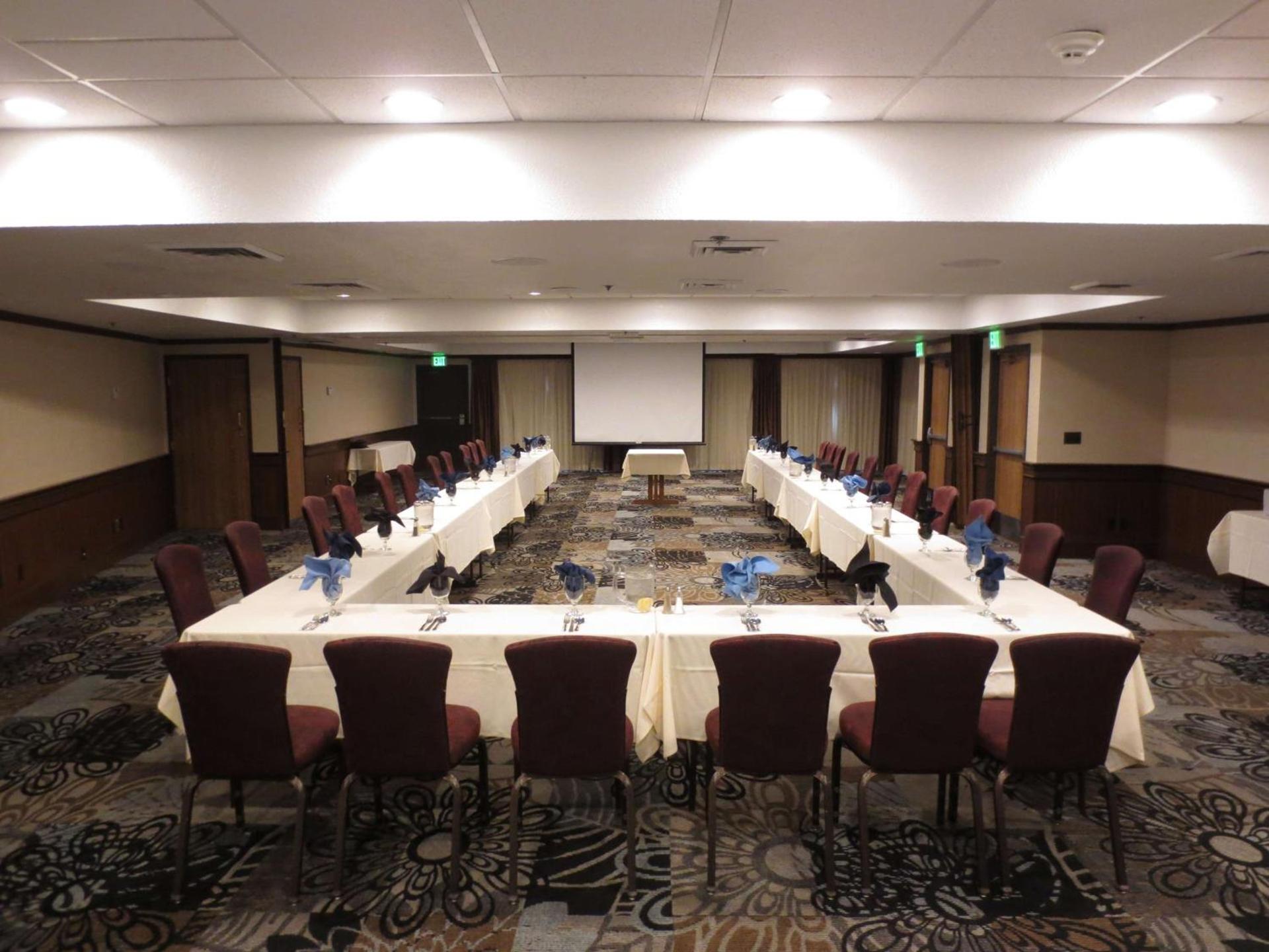 Best Western Plus Landmark Inn photo 24