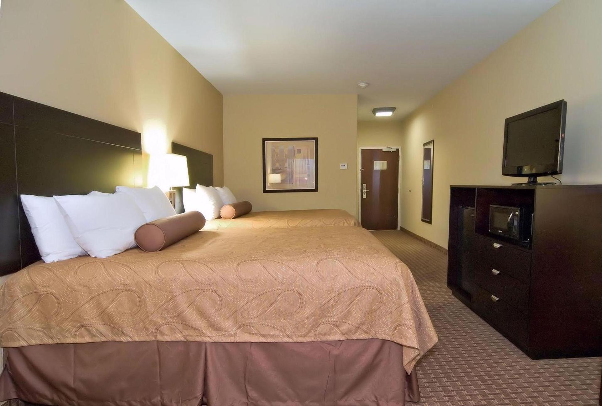 Best Western Bastrop Pines Inn photo 17