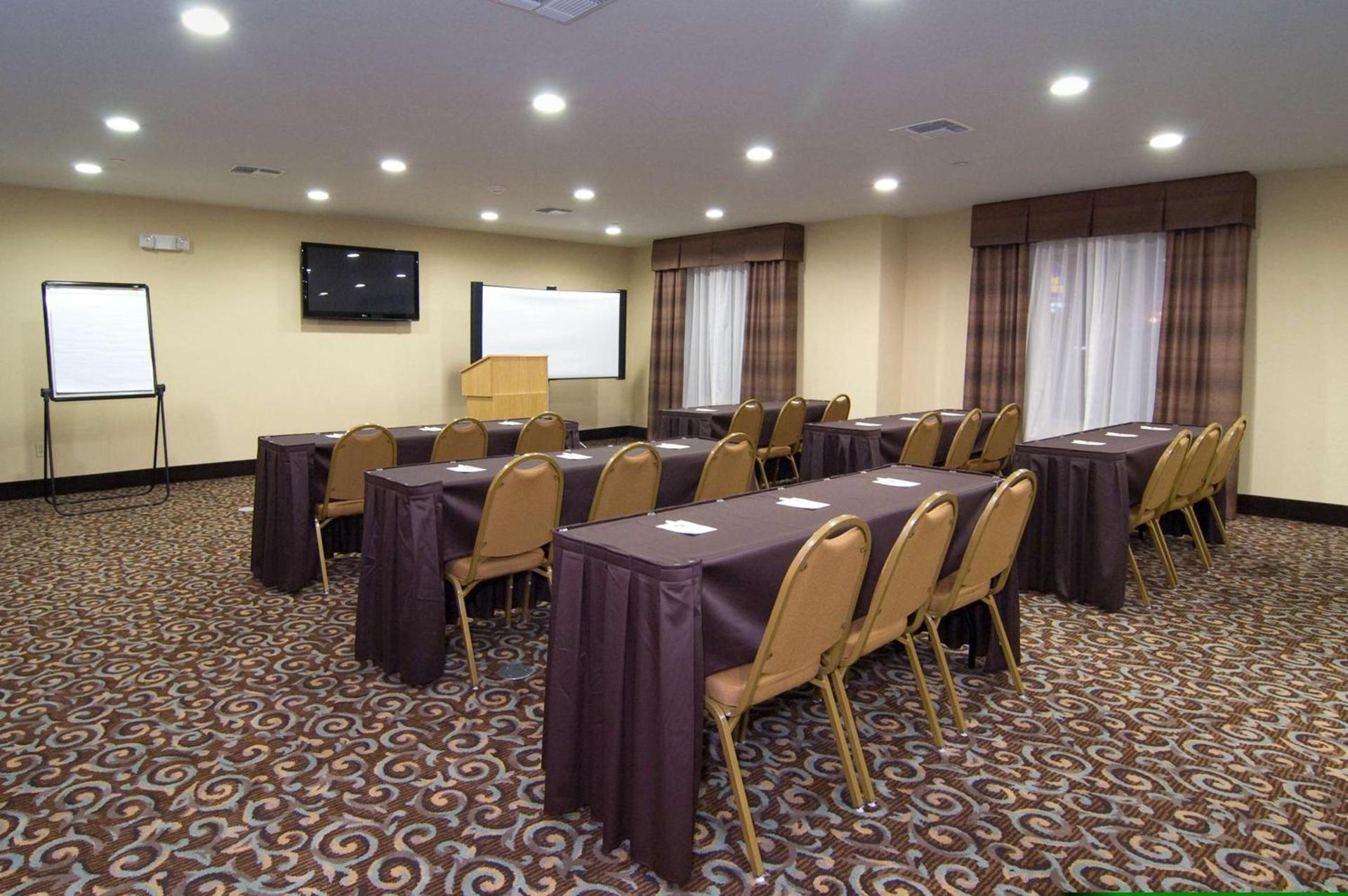 Best Western Bastrop Pines Inn photo 24