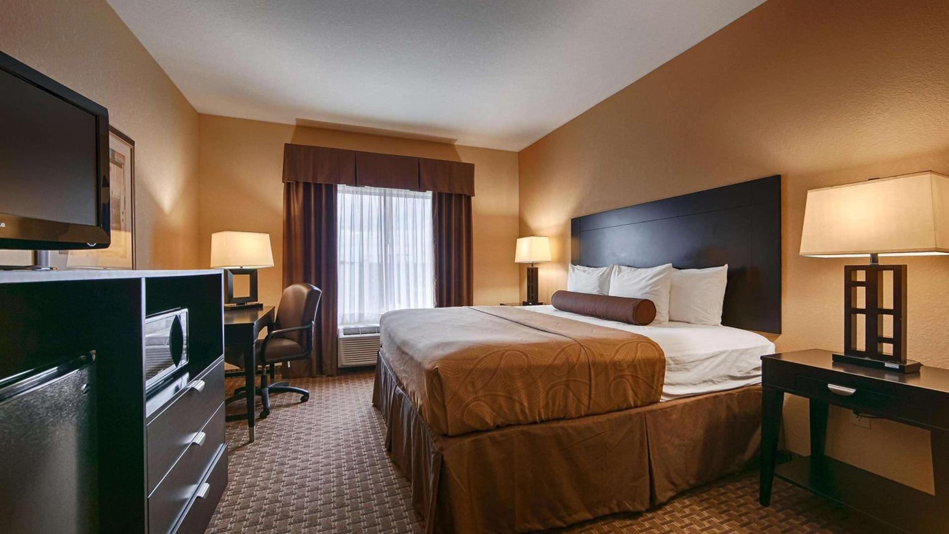 Best Western Bastrop Pines Inn photo 5
