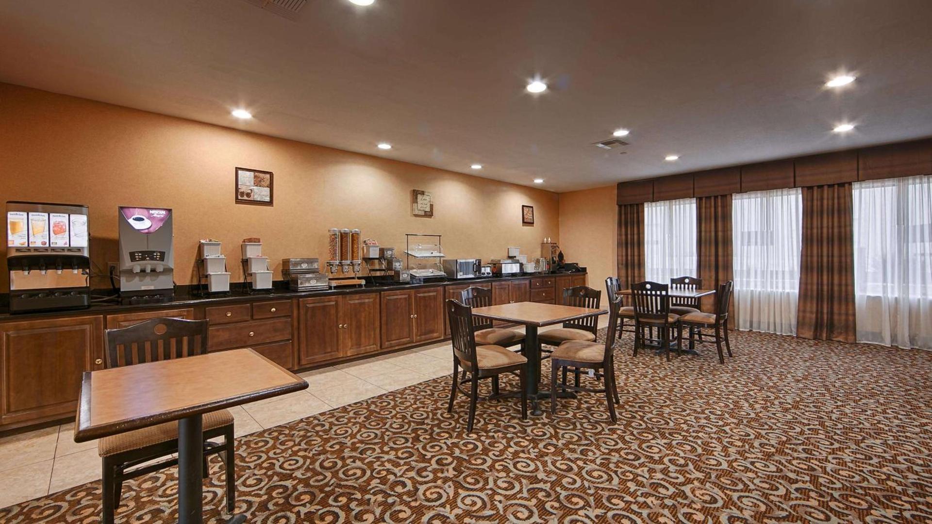 Best Western Bastrop Pines Inn photo 9