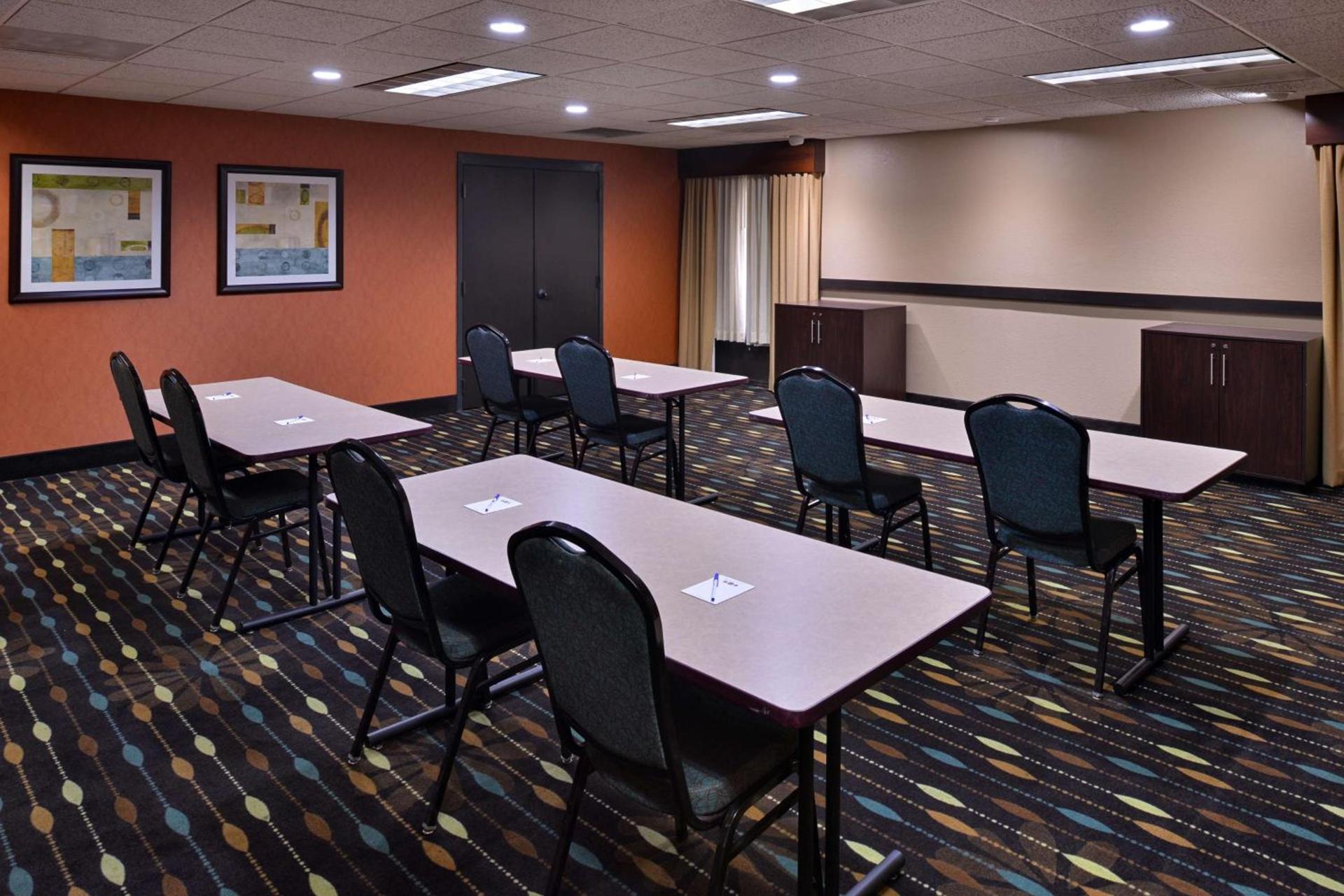 Best Western Plus Wichita West Airport Inn photo 9
