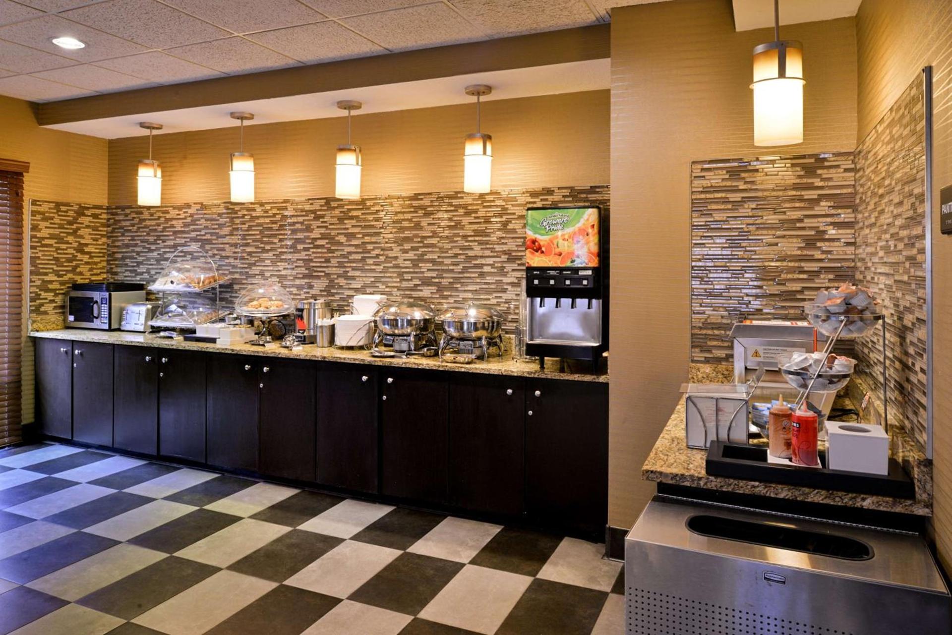 Best Western Plus Wichita West Airport Inn photo 8