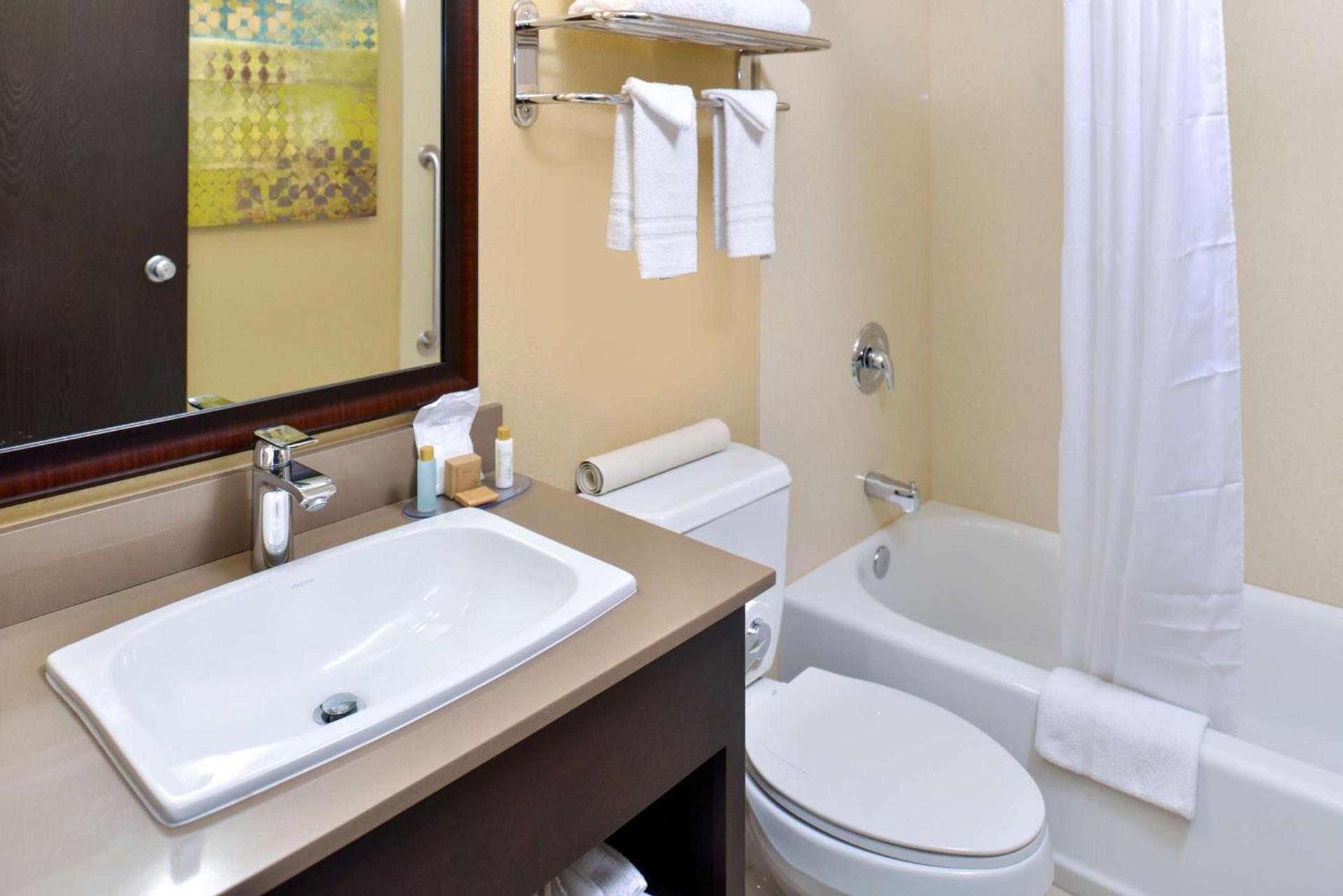 Best Western Long Beach Inn photo 12
