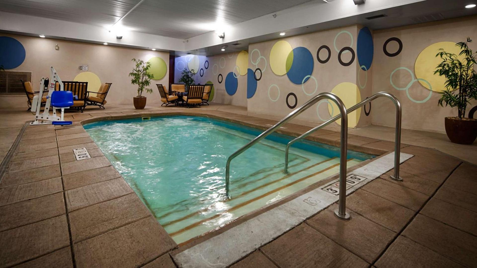 Best Western Plus Sandusky Hotel & Suites photo 64
