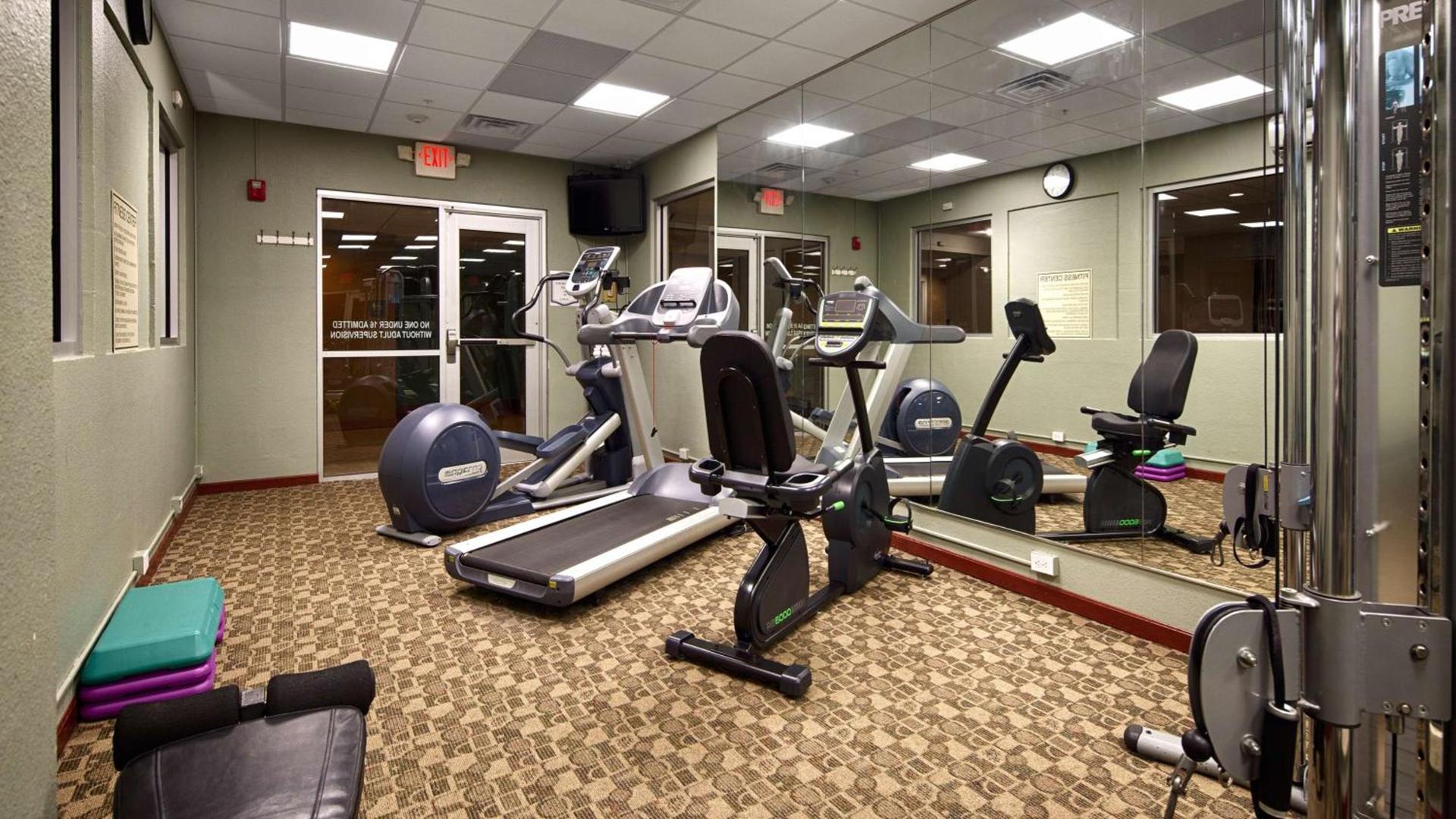 Best Western Plus Sandusky Hotel & Suites photo 2