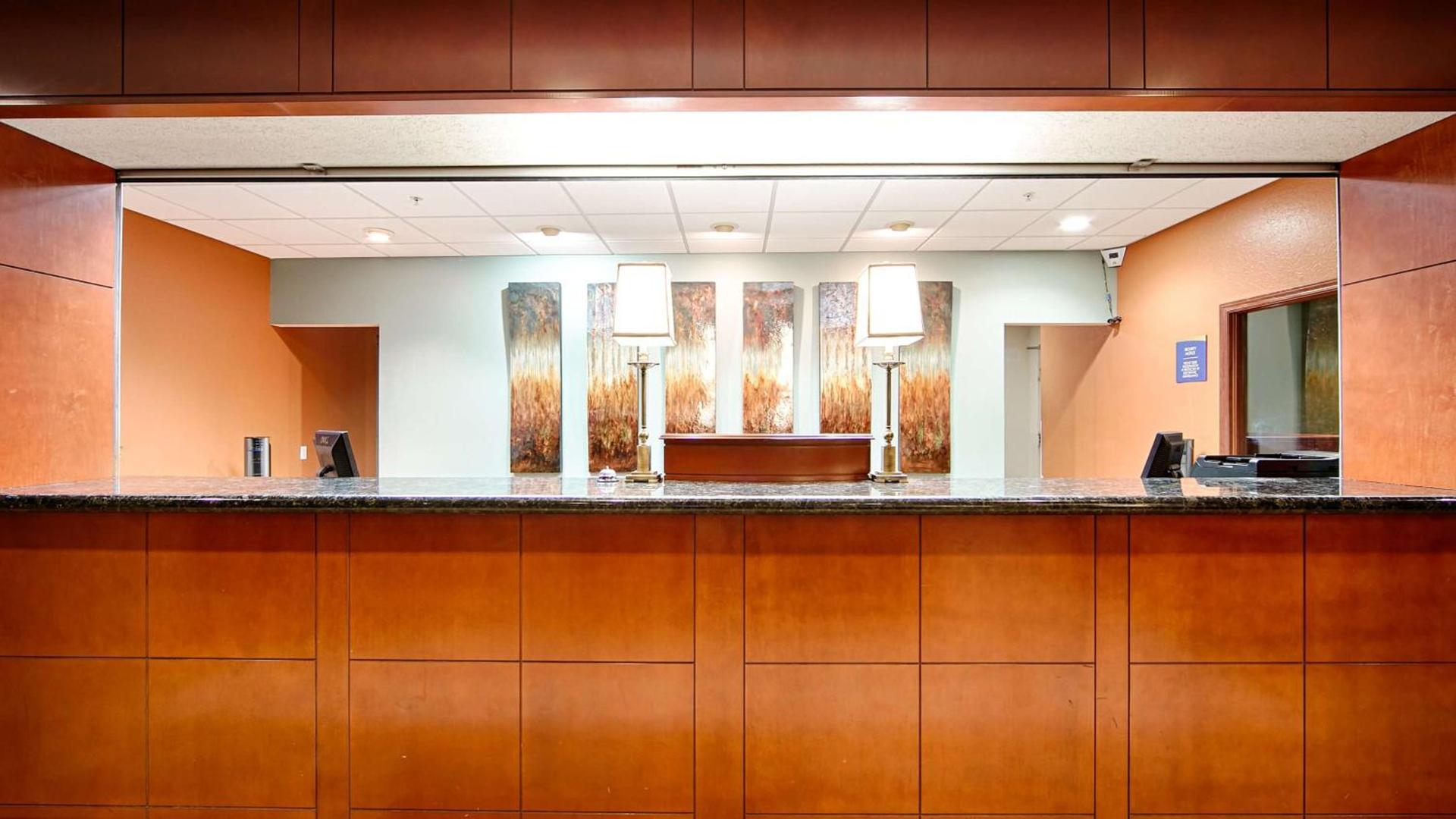 Best Western Plus Sandusky Hotel & Suites photo 8