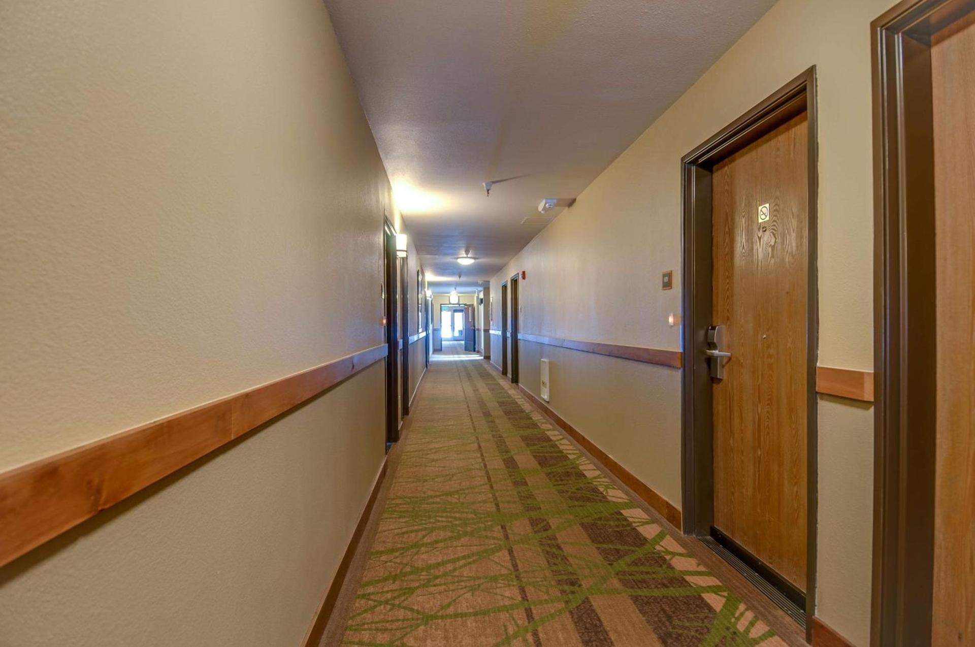 Best Western Plus Truckee-Tahoe Hotel photo 11