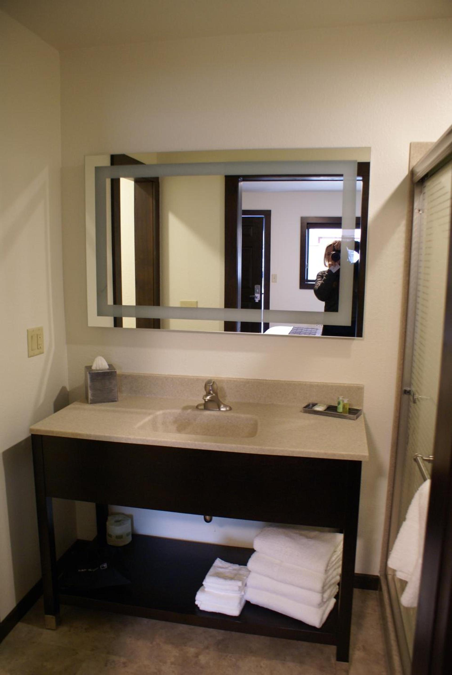 Boarders Inn & Suites by Cobblestone Hotels - Syracuse photo 30