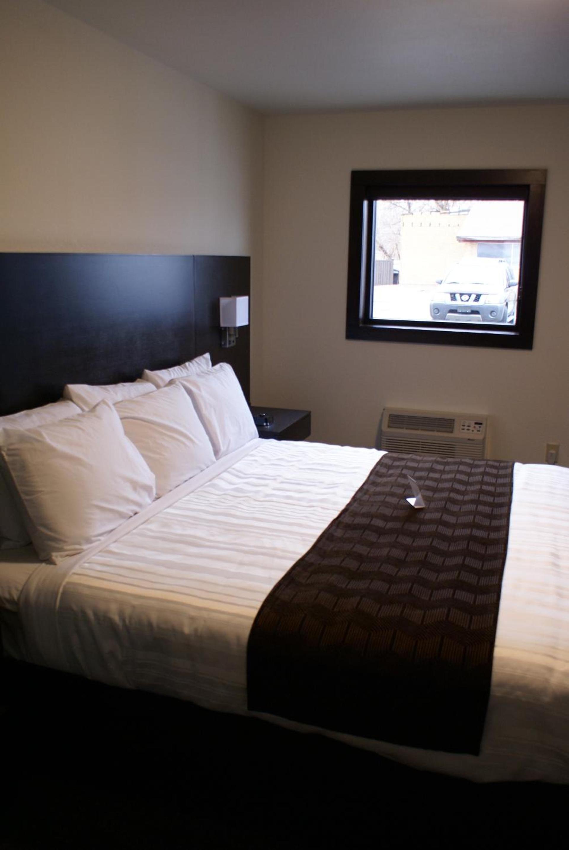 Boarders Inn & Suites by Cobblestone Hotels - Syracuse photo 51