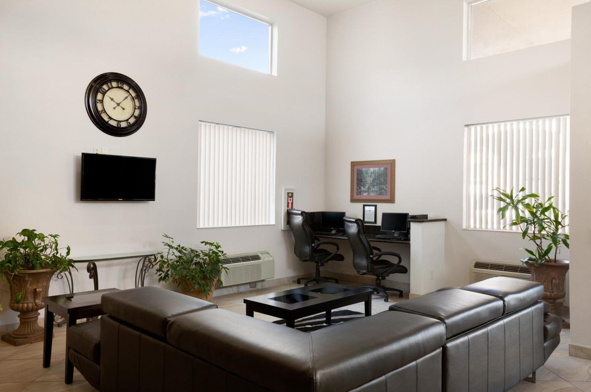 Super 8 by Wyndham Marana/Tucson Area photo 20