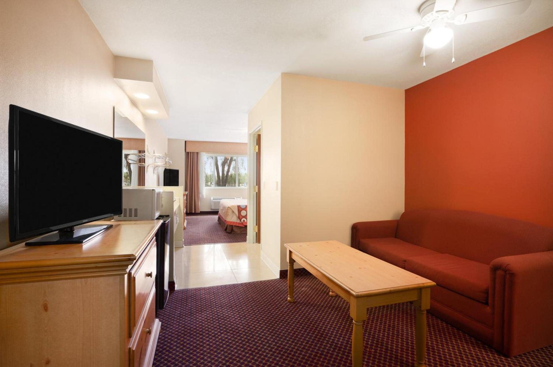 Super 8 by Wyndham Marana/Tucson Area photo 22