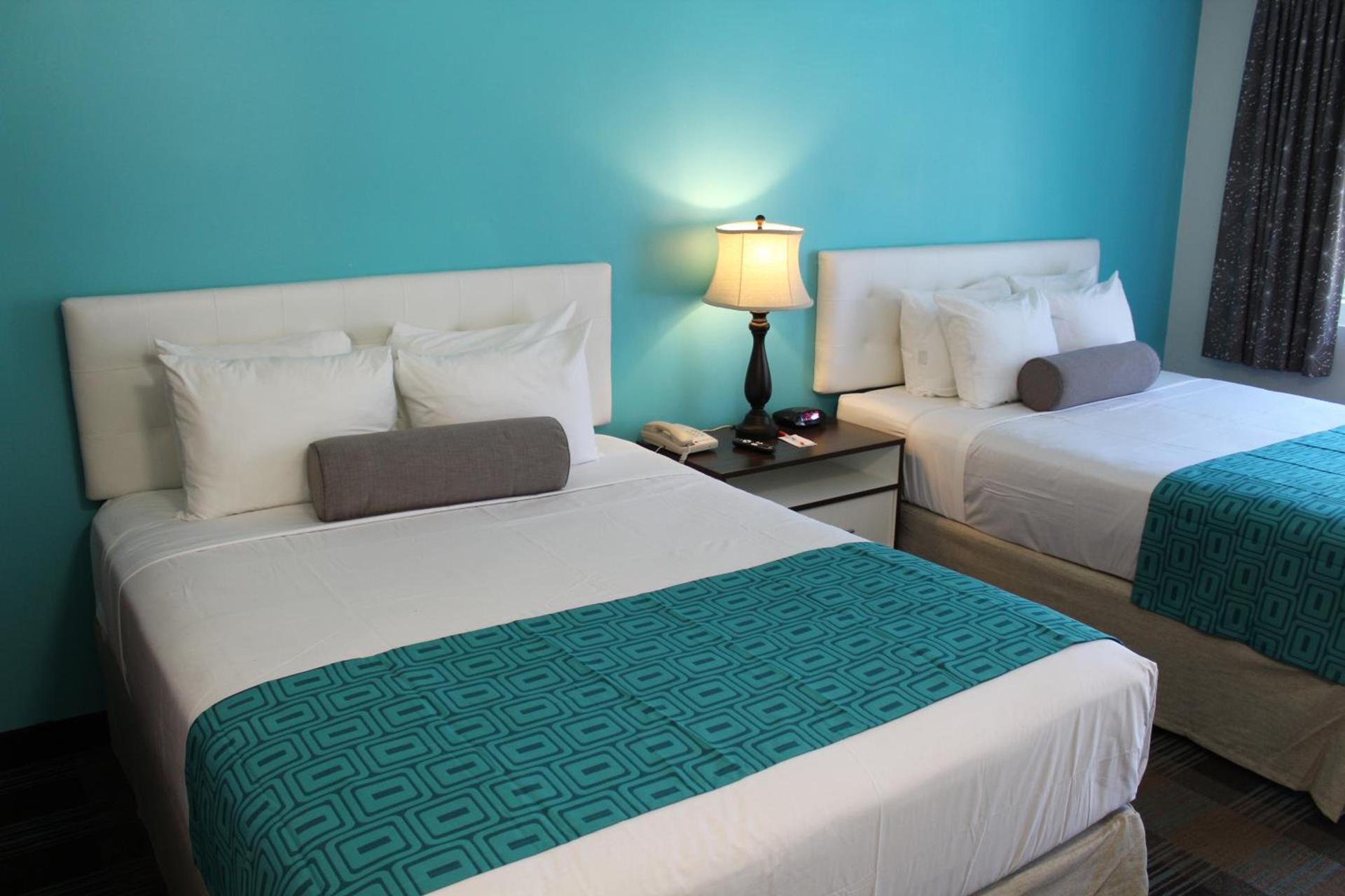 Howard Johnson by Wyndham San Diego Hotel Circle photo 31