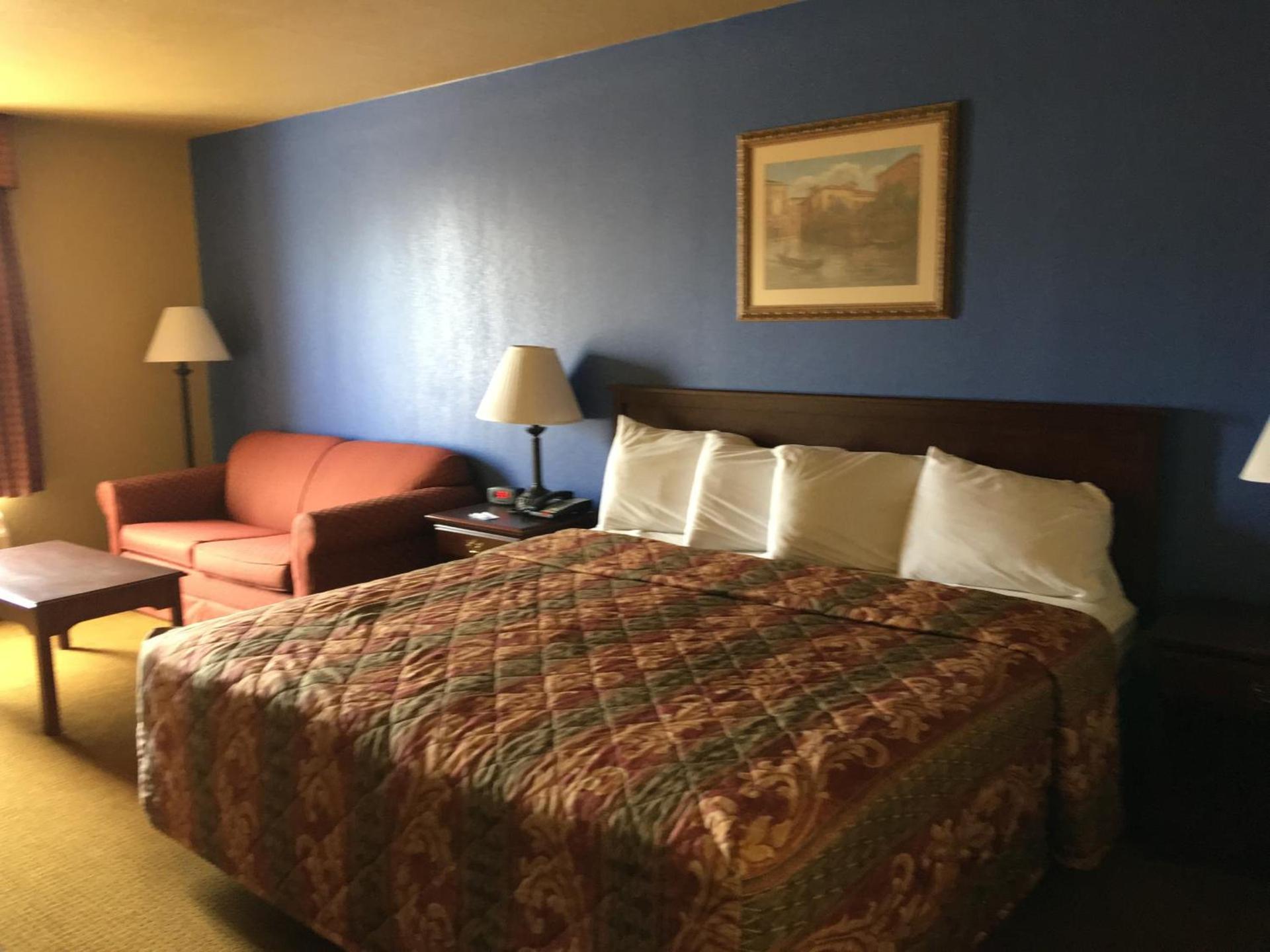 Econo Lodge Inn & Suites photo 19