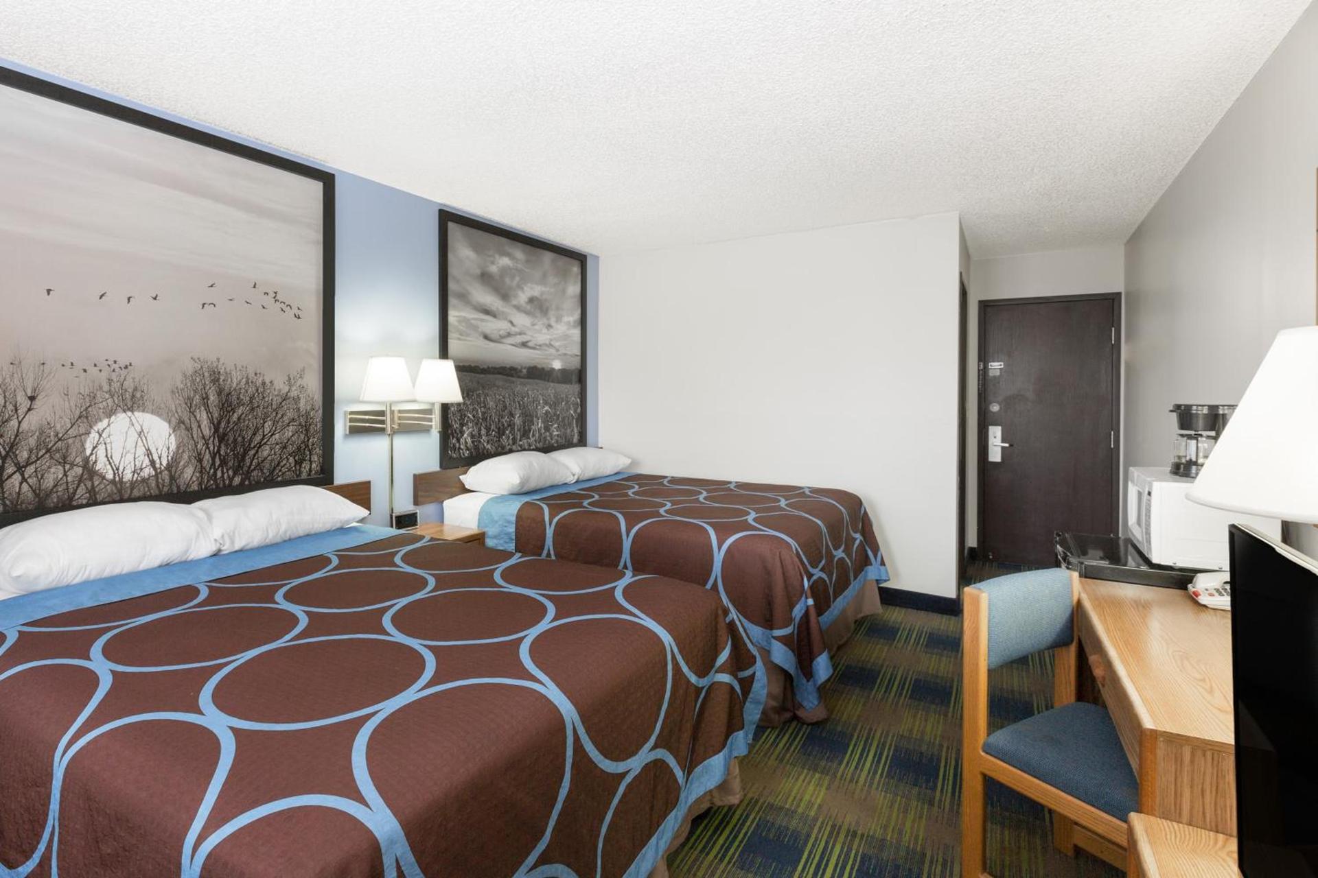 Super 8 by Wyndham Columbus photo 22