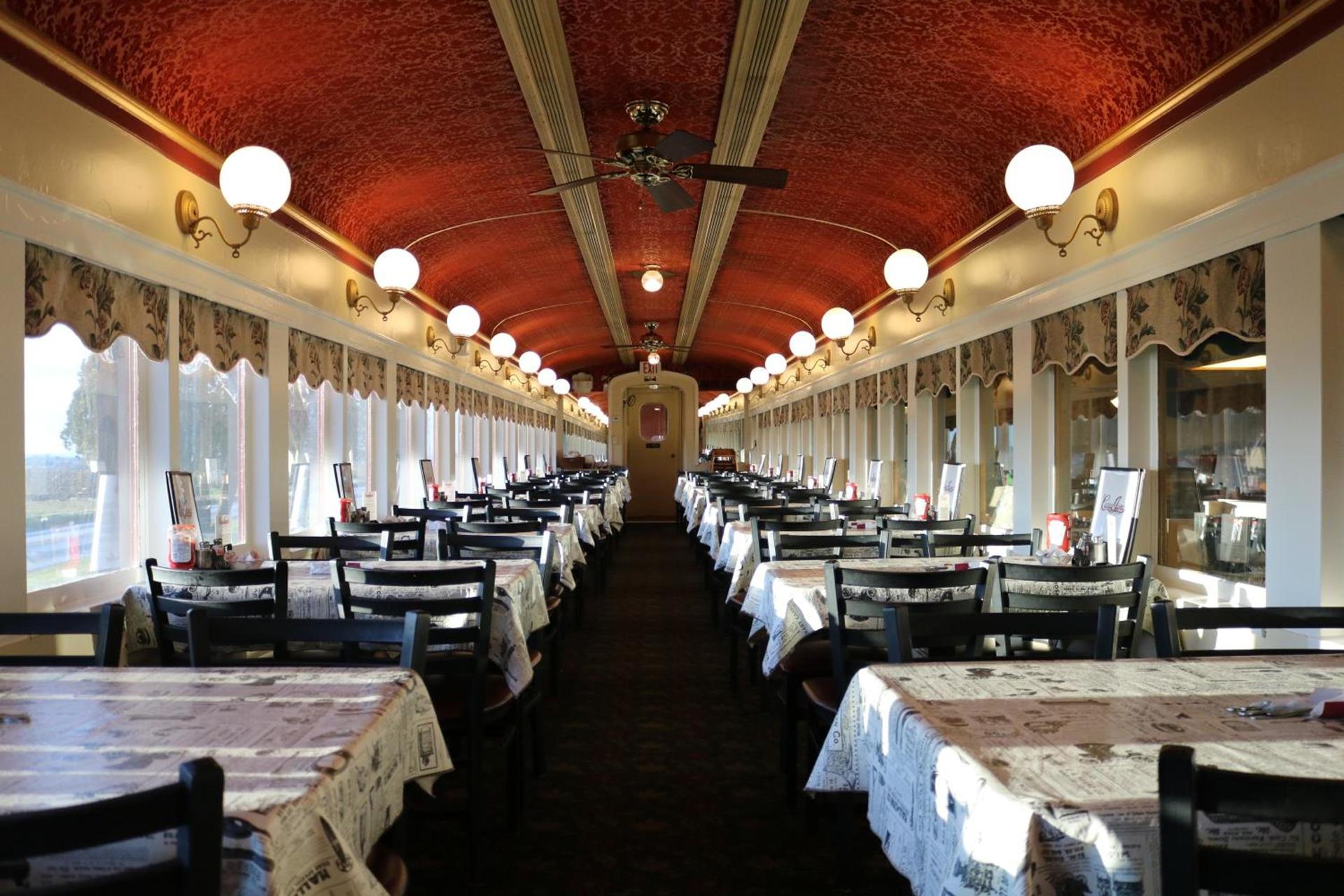 Red Caboose Motel & Restaurant photo 5