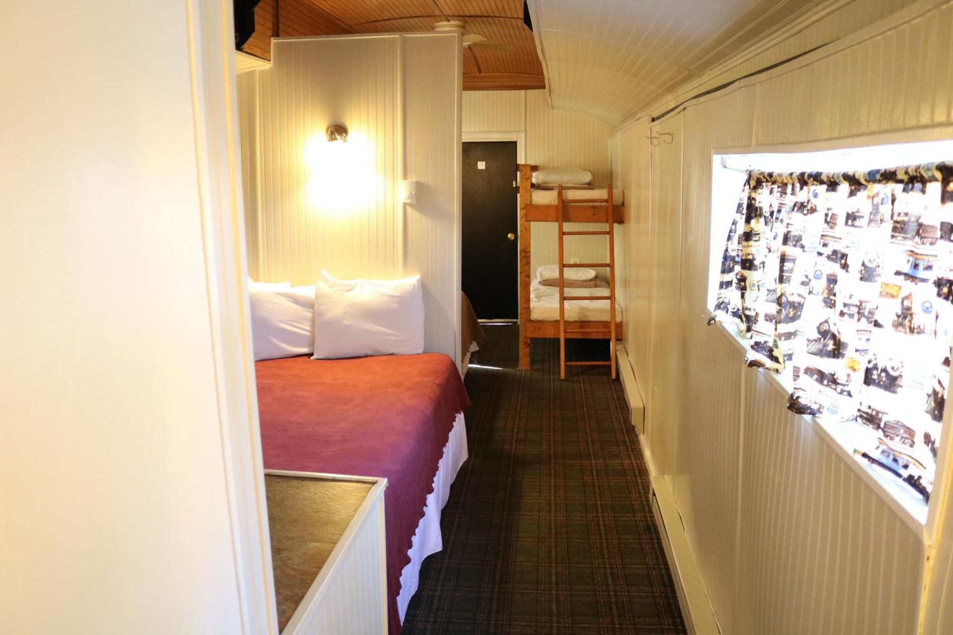 Red Caboose Motel & Restaurant photo 43