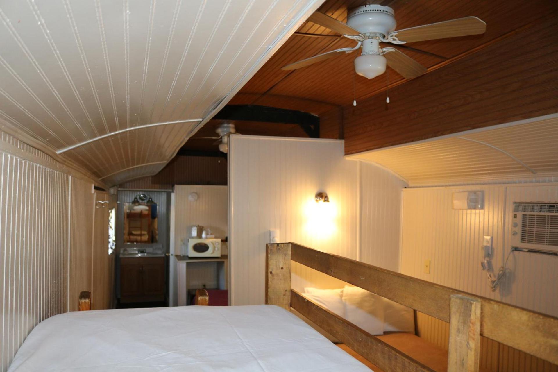 Red Caboose Motel & Restaurant photo 44