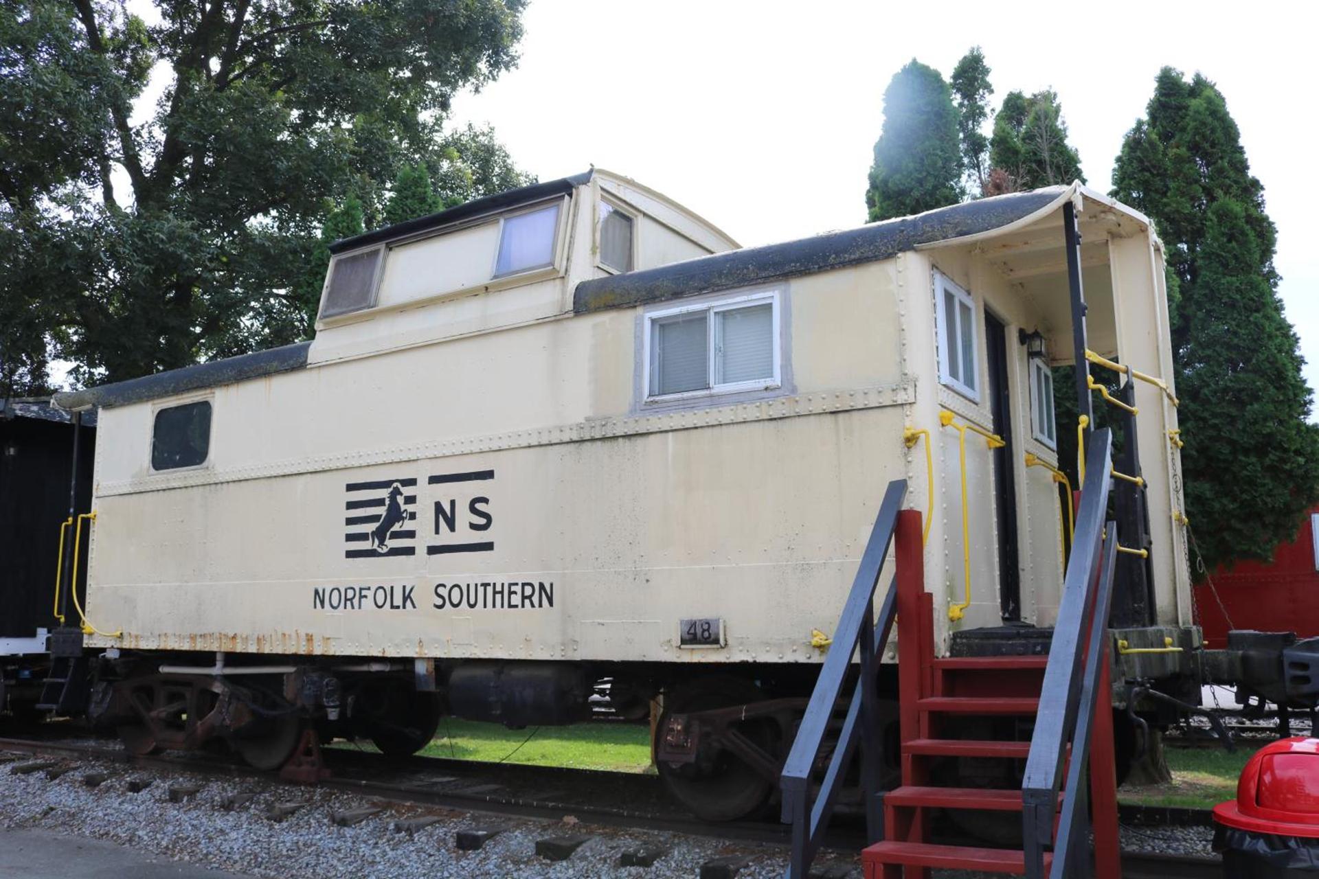 Red Caboose Motel & Restaurant photo 62