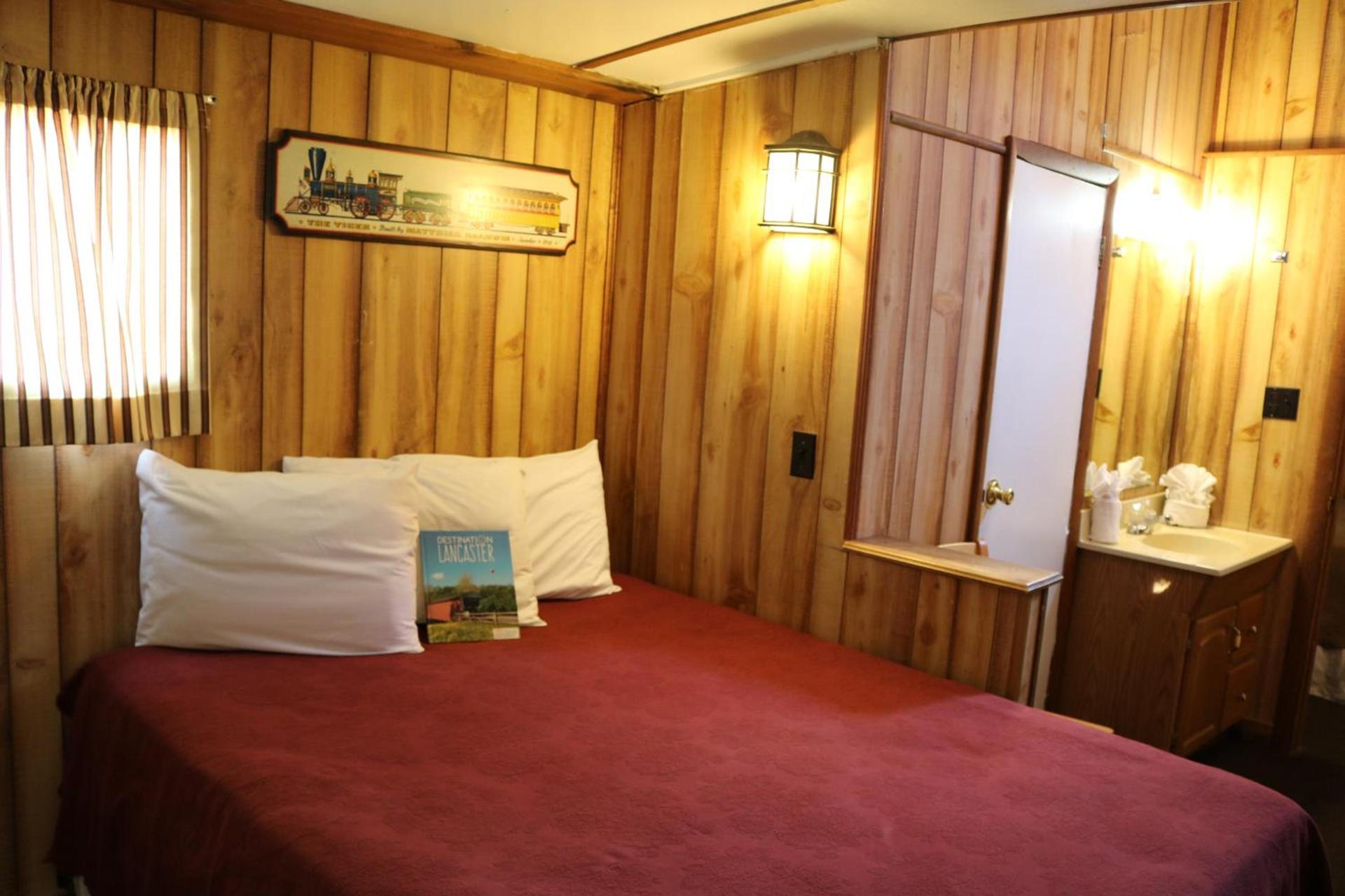 Red Caboose Motel & Restaurant photo 49