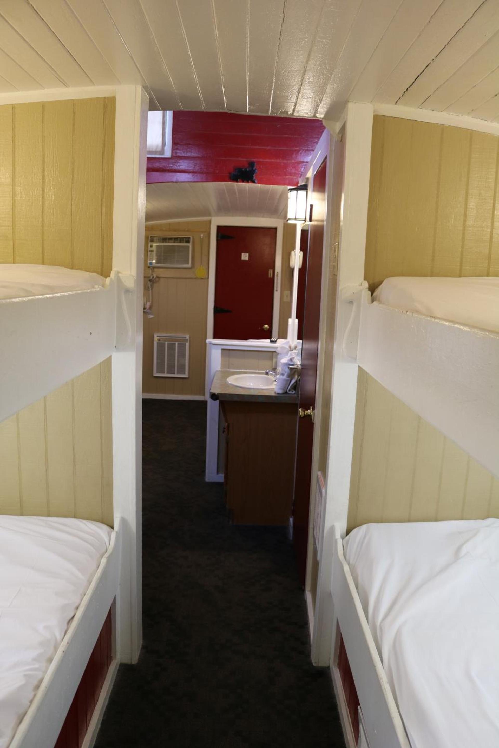Red Caboose Motel & Restaurant photo 48
