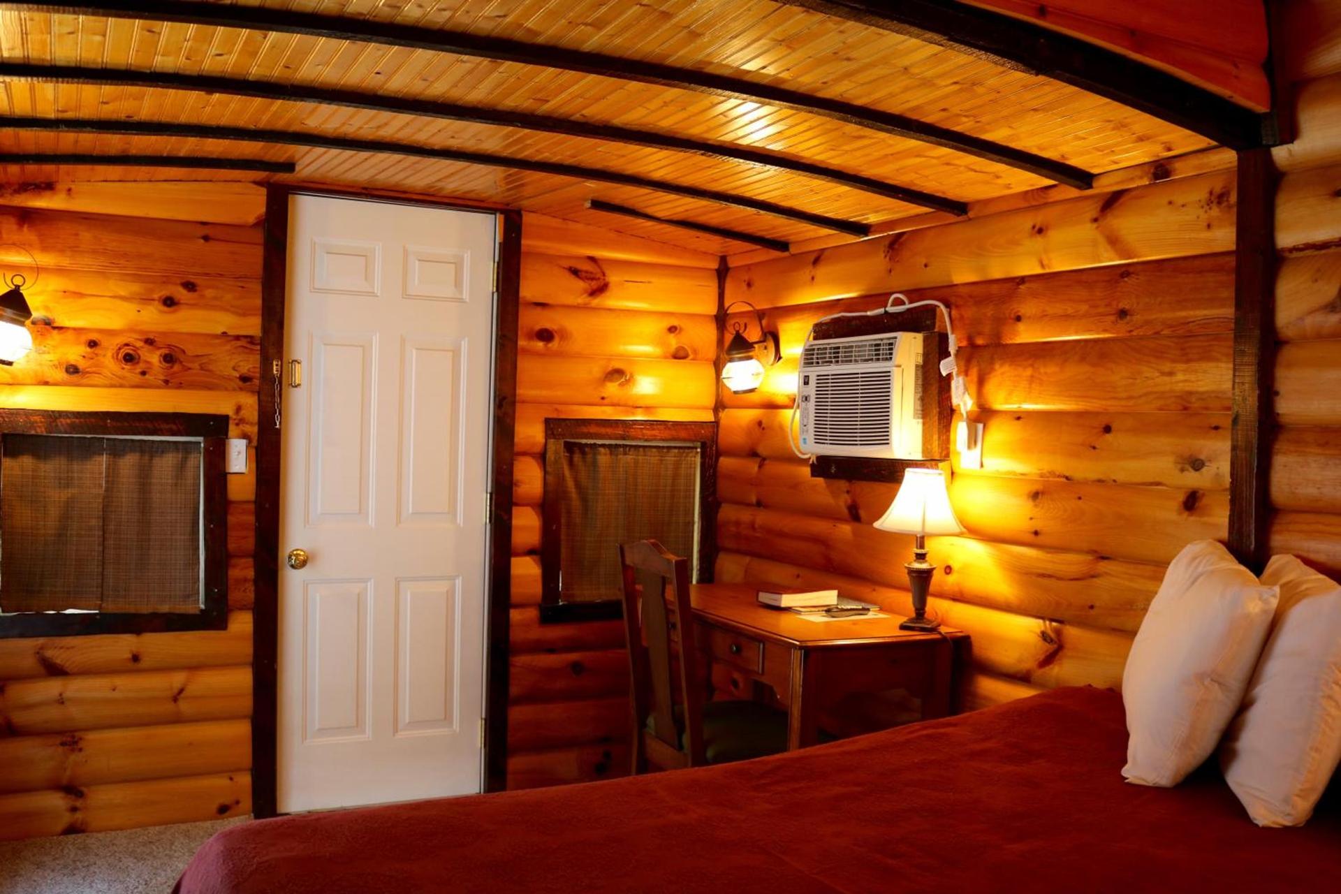 Red Caboose Motel & Restaurant photo 18