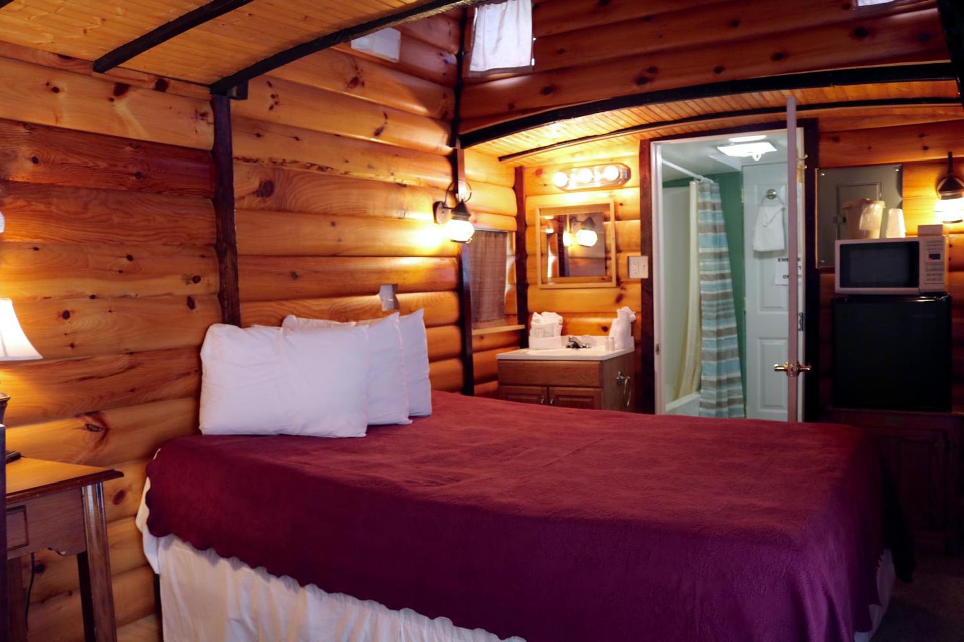 Red Caboose Motel & Restaurant photo 52