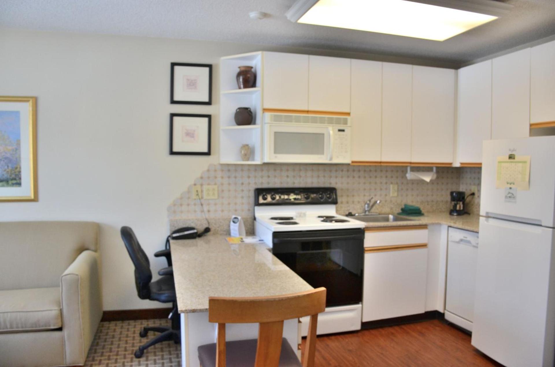 Cresthill Suites Syracuse photo 15