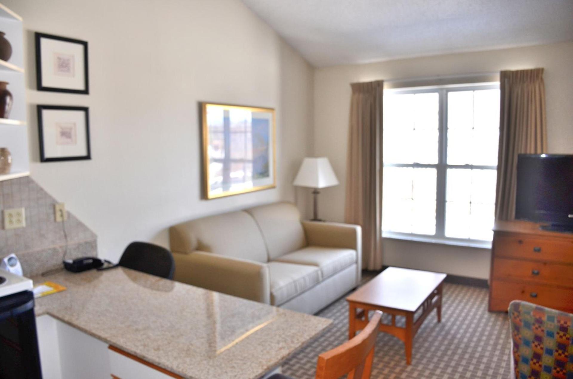 Cresthill Suites Syracuse photo 13