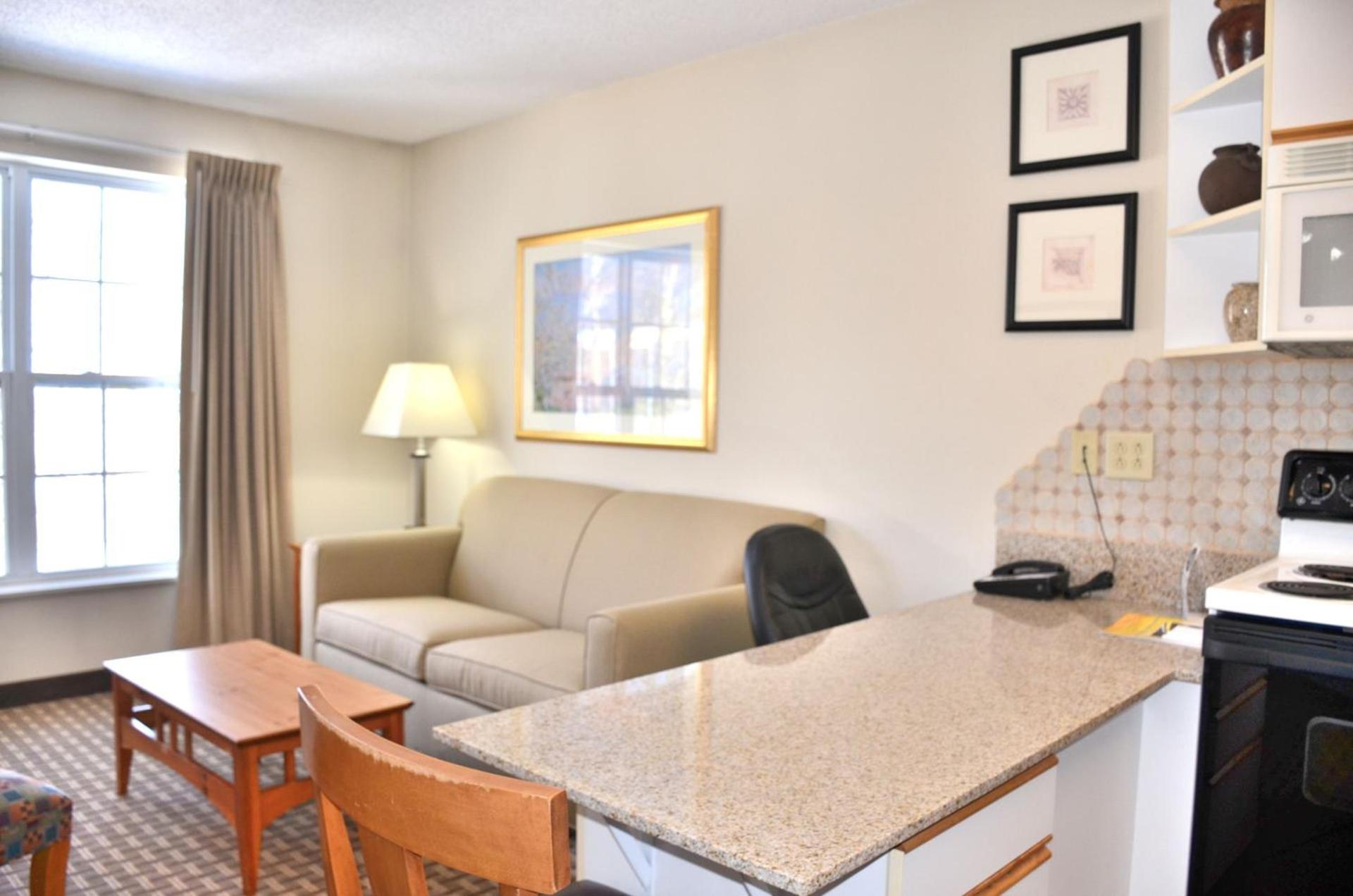 Cresthill Suites Syracuse photo 10