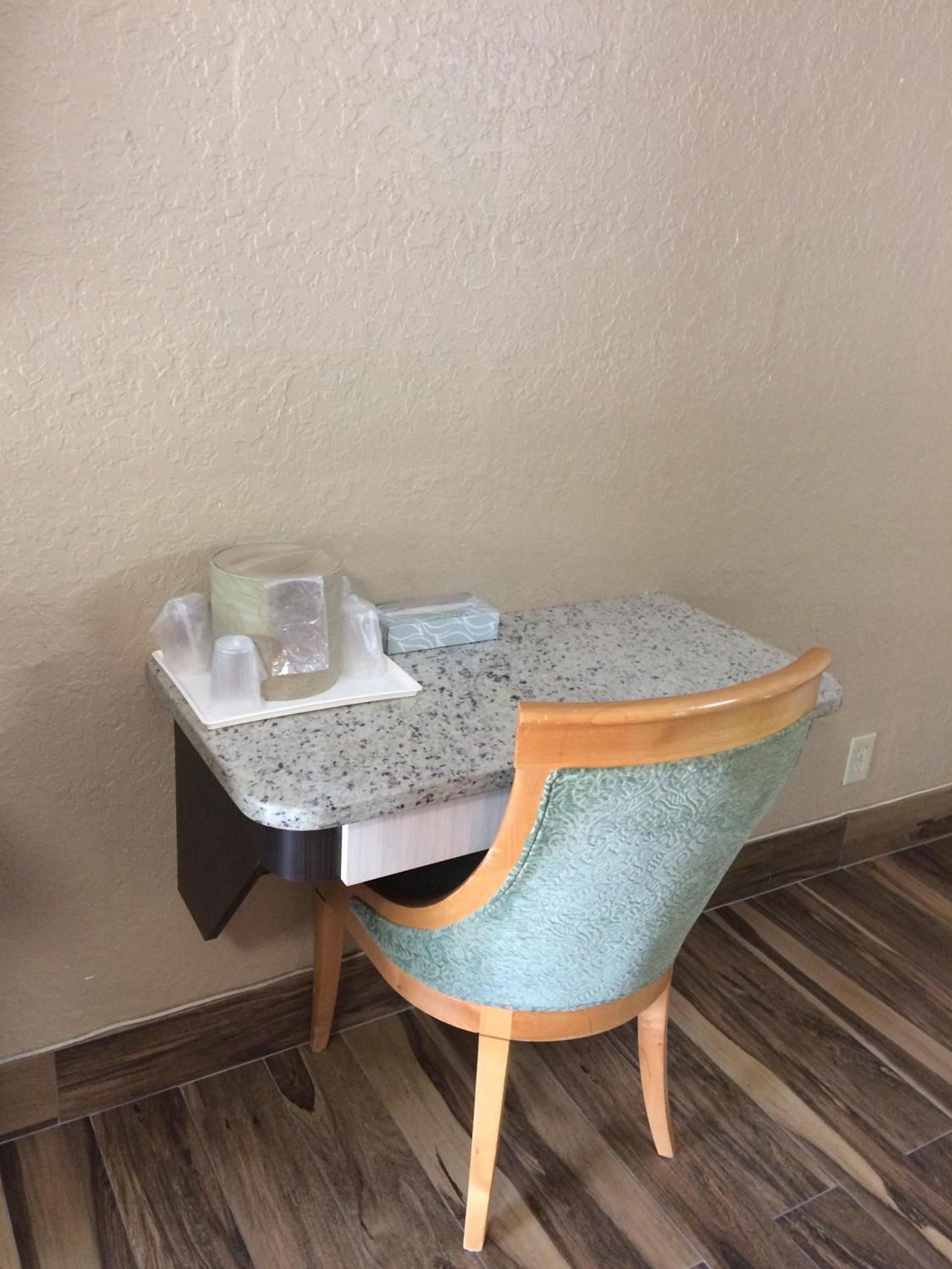 Budget Inn of Avon Park photo 8