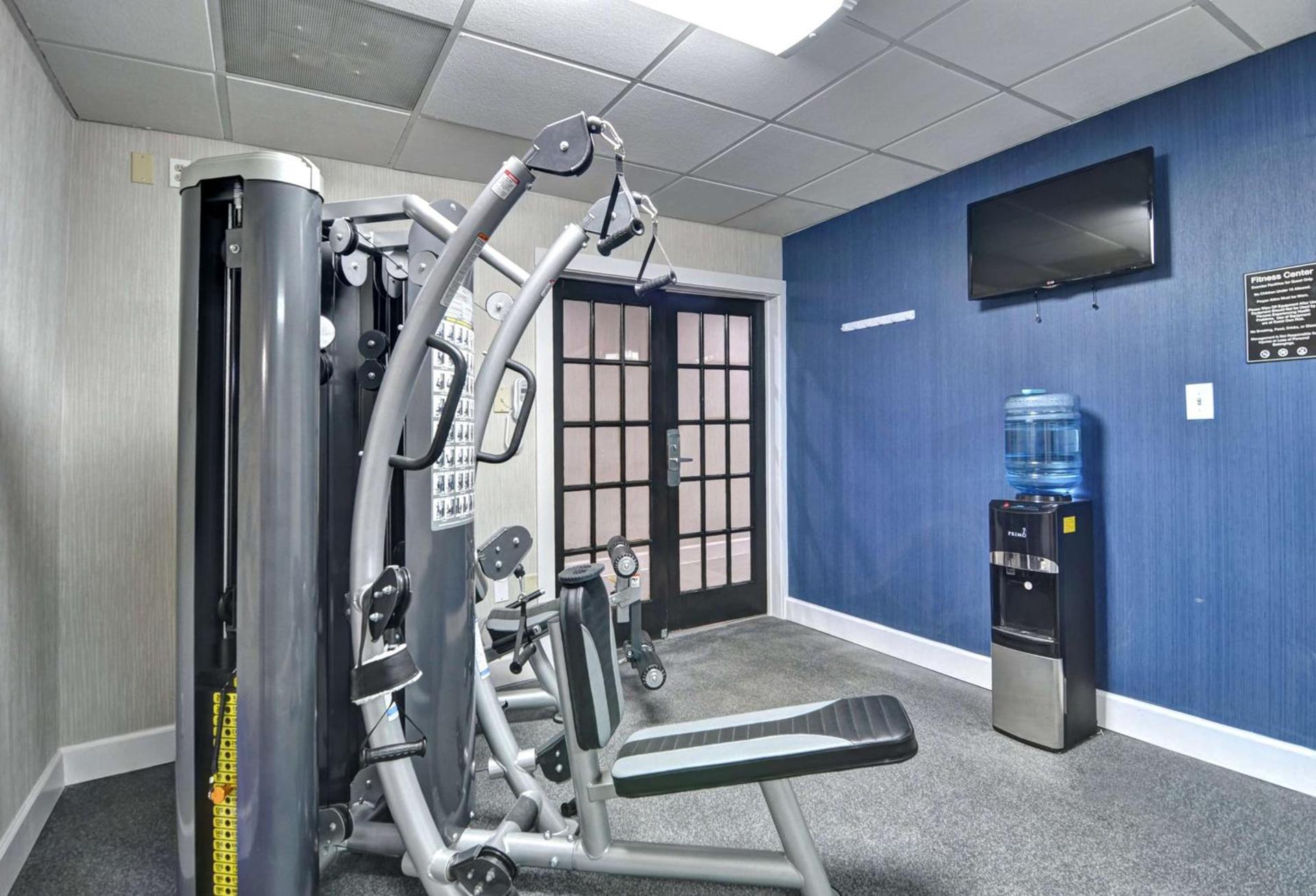 Best Western Plus Hanes Mall photo 7
