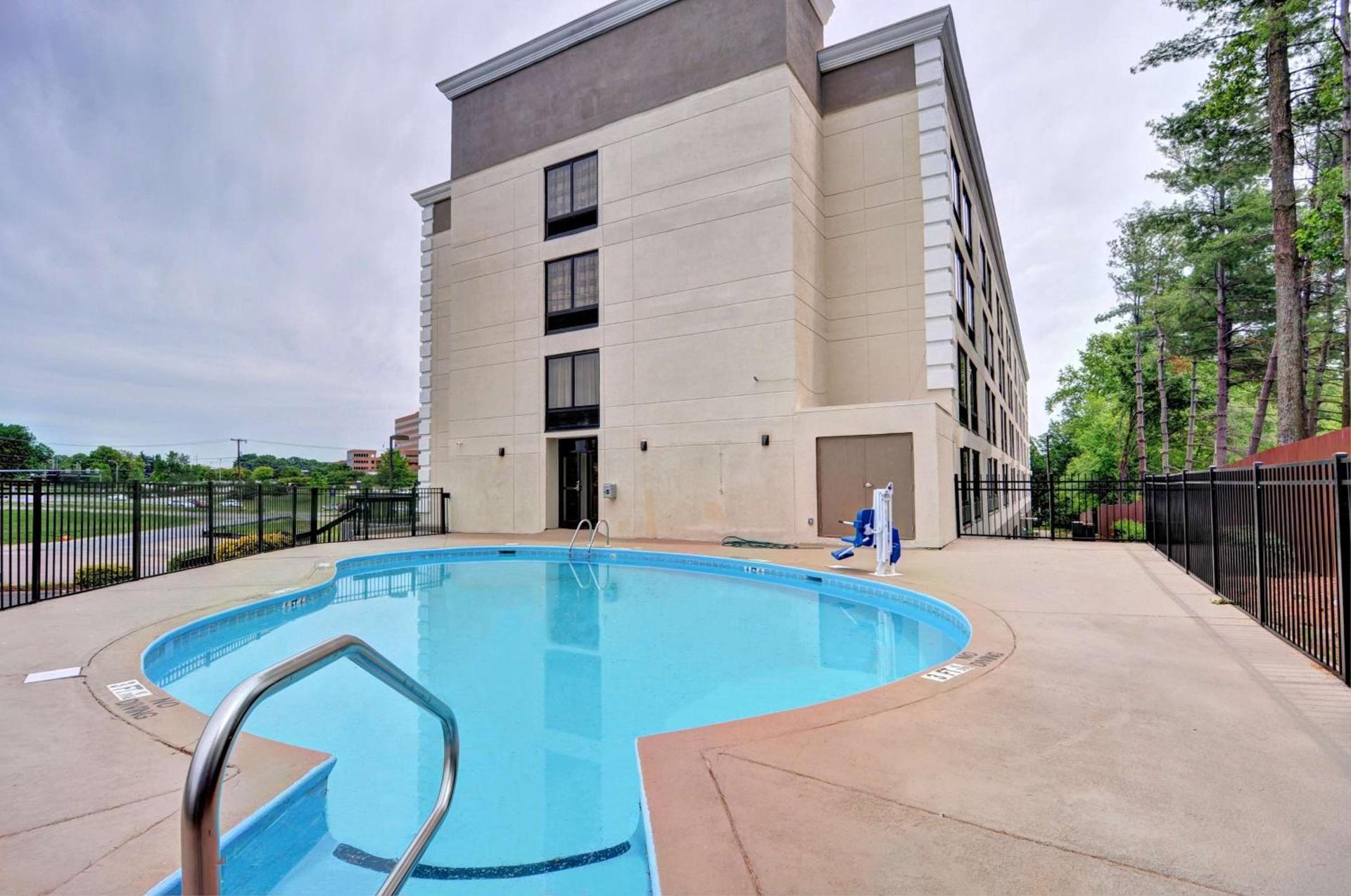Best Western Plus Hanes Mall photo 30