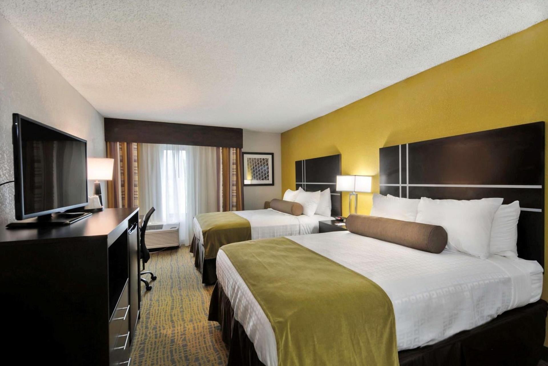 Best Western Plus Hanes Mall photo 29