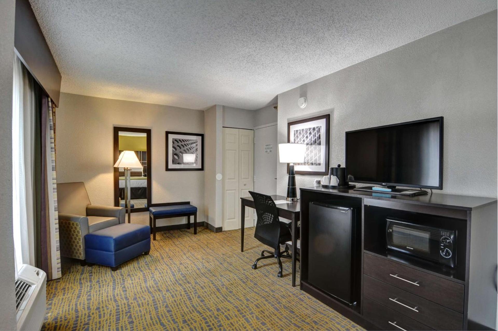 Best Western Plus Hanes Mall photo 27