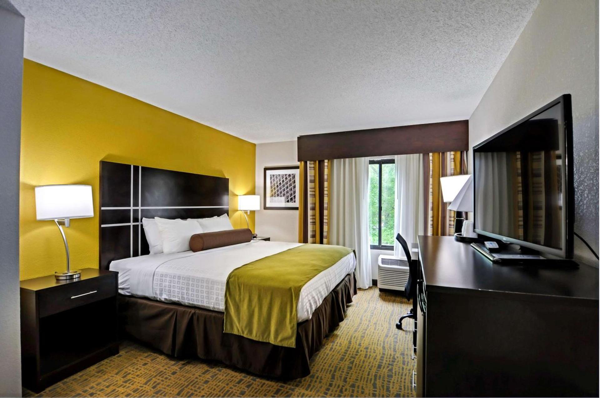 Best Western Plus Hanes Mall photo 26